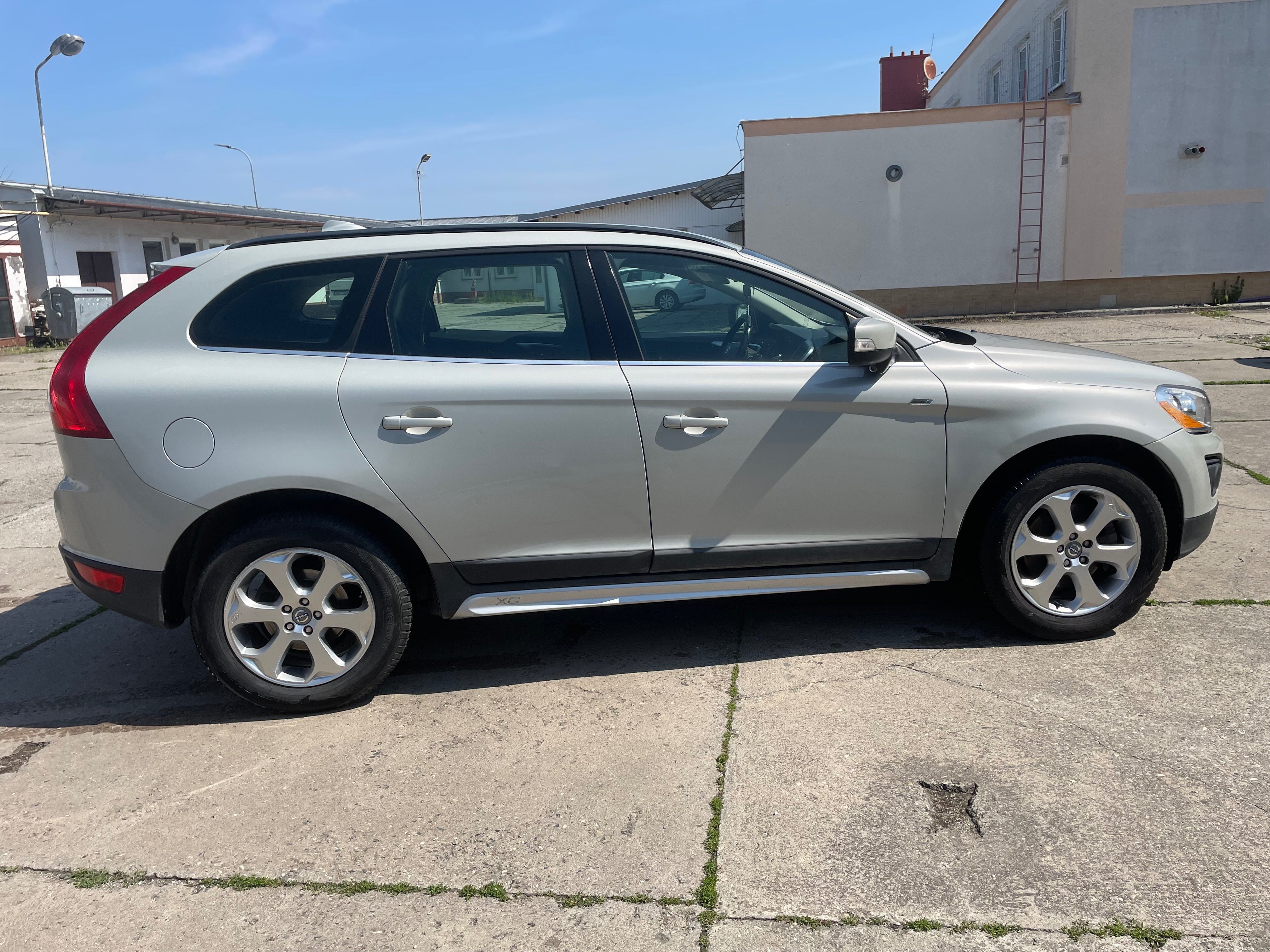 Volvo XC60 - fotka 2