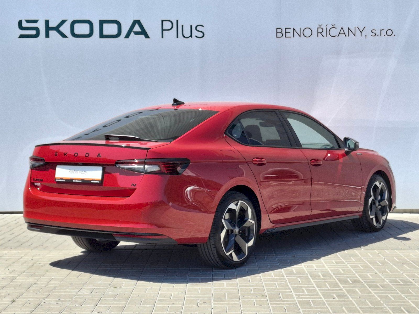 Škoda Superb, iV SportLine DSG 1,5TSi 150kW - fotka 2