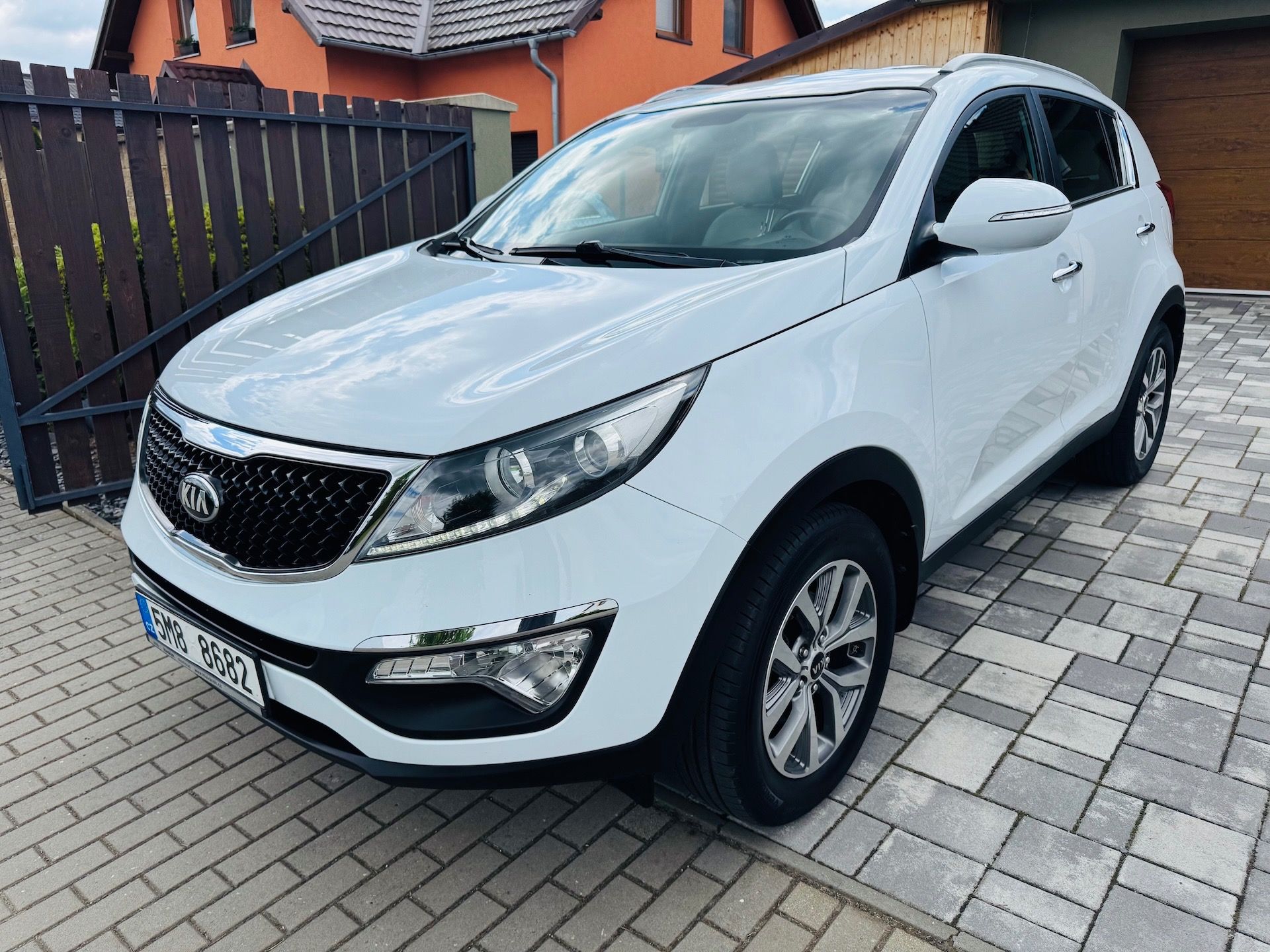 Kia Sportage, 1.7 CDRi PREMIUM ČR - fotka 6