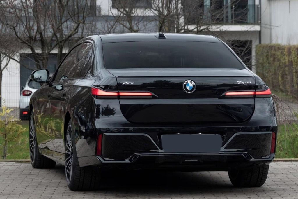 BMW Řada 7, 740 d xDrive M Sport - fotka 2