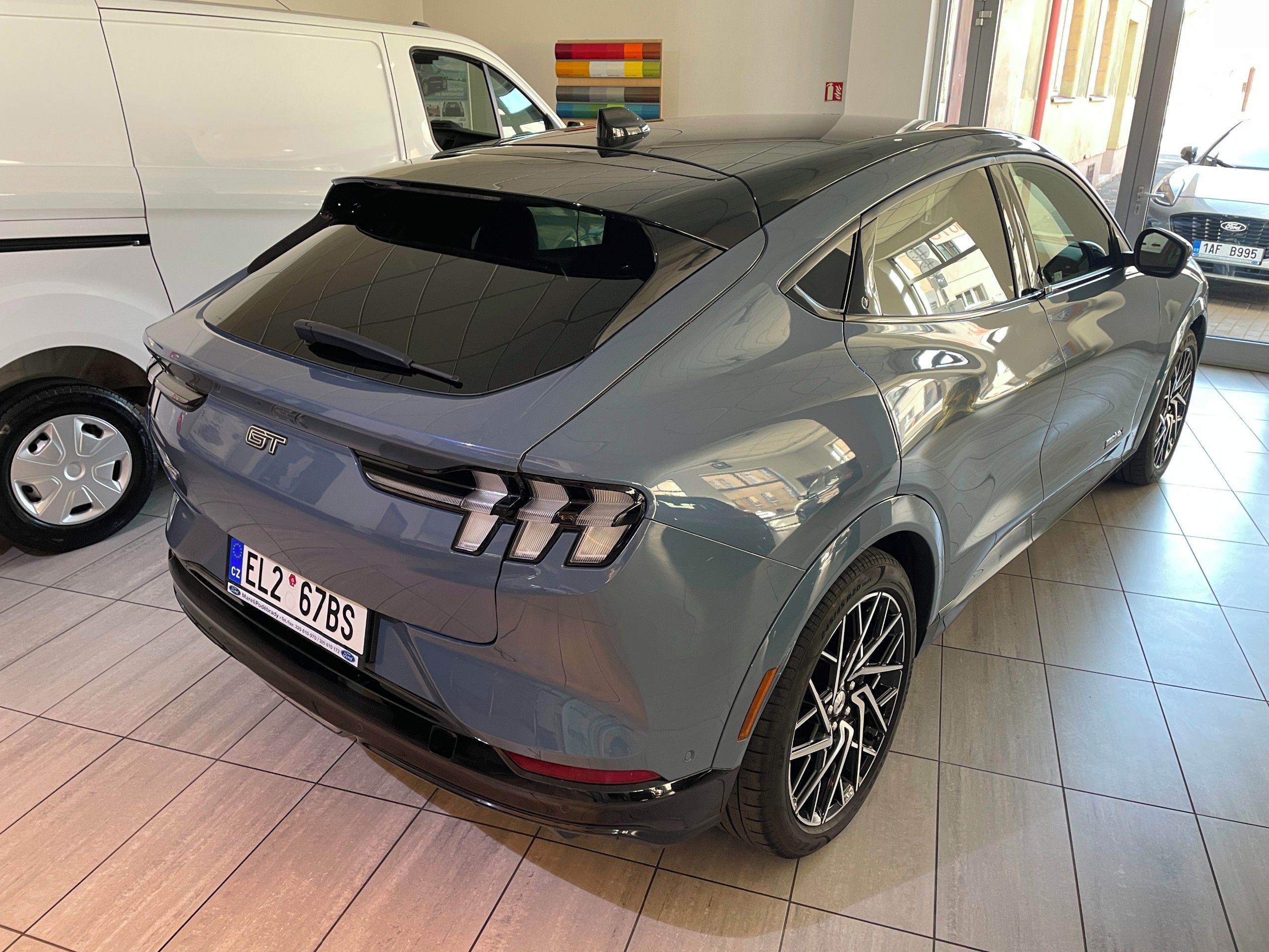 Ford Mustang Mach-E, GT 91kWh 358kW/487k AWD - fotka 4