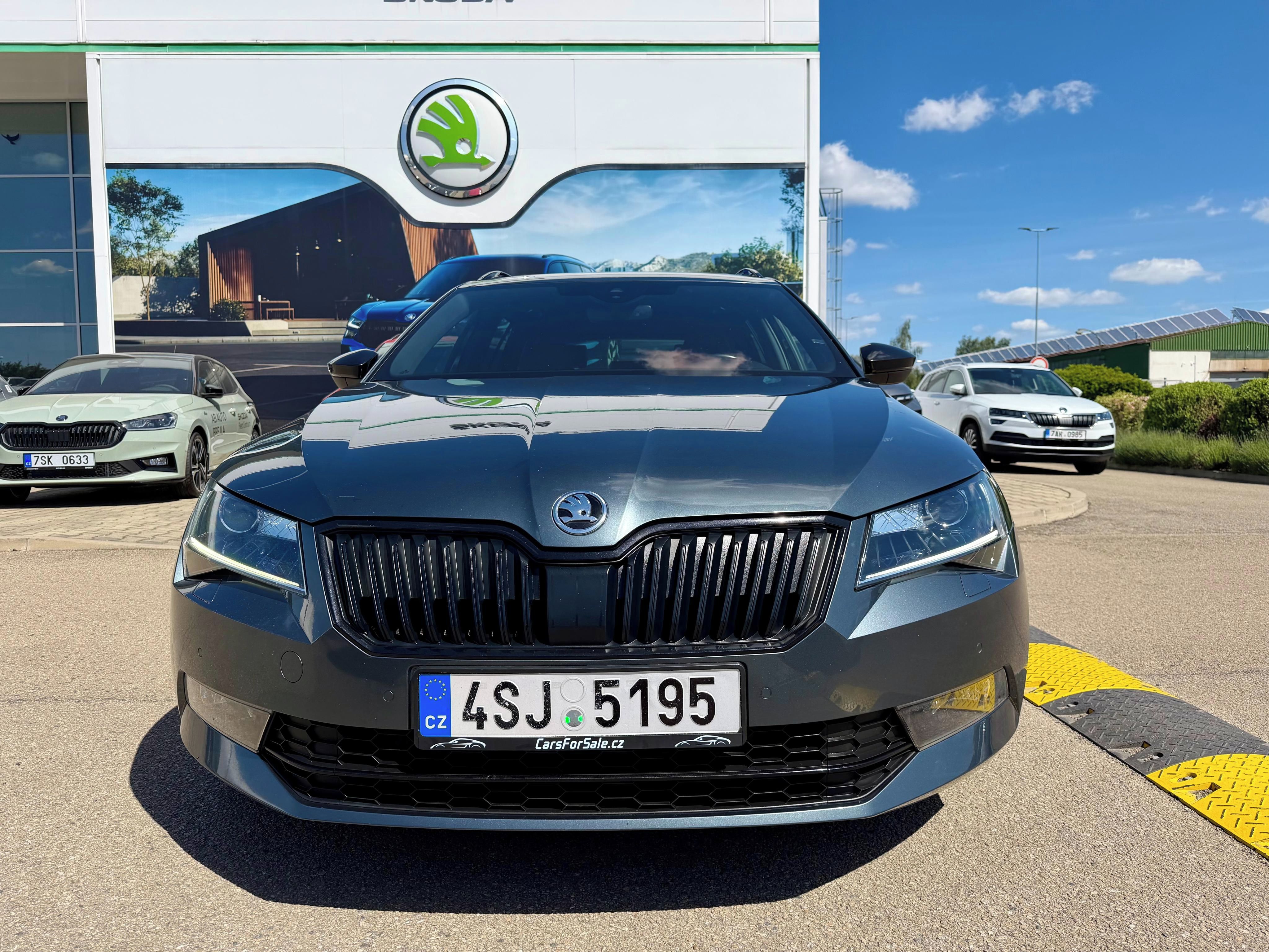 Škoda Superb, 2.0 TDI 140kW DSG SPORTLINE!!! - fotka 2