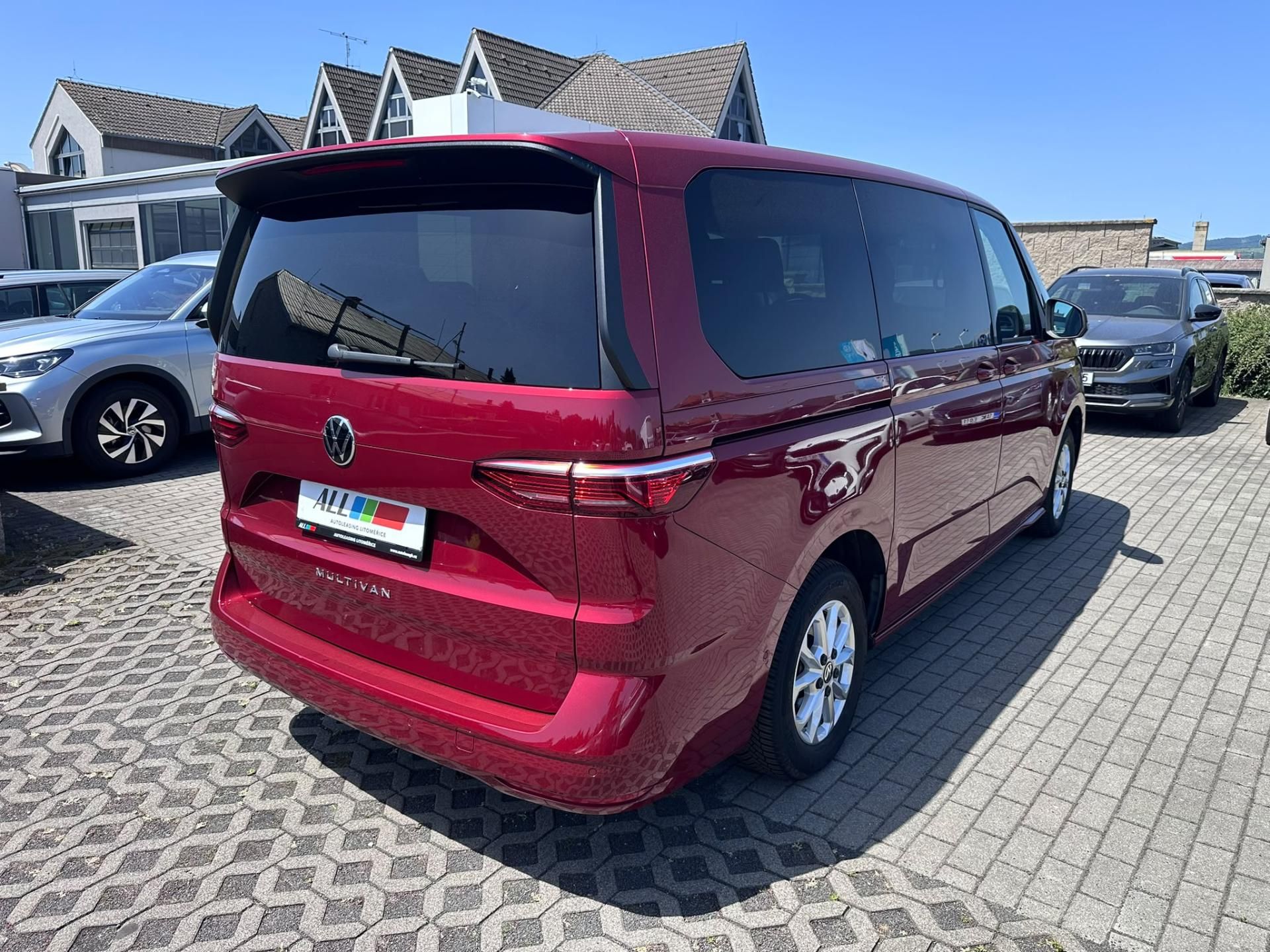 Volkswagen Multivan, Life 2,0 TDI - fotka 2