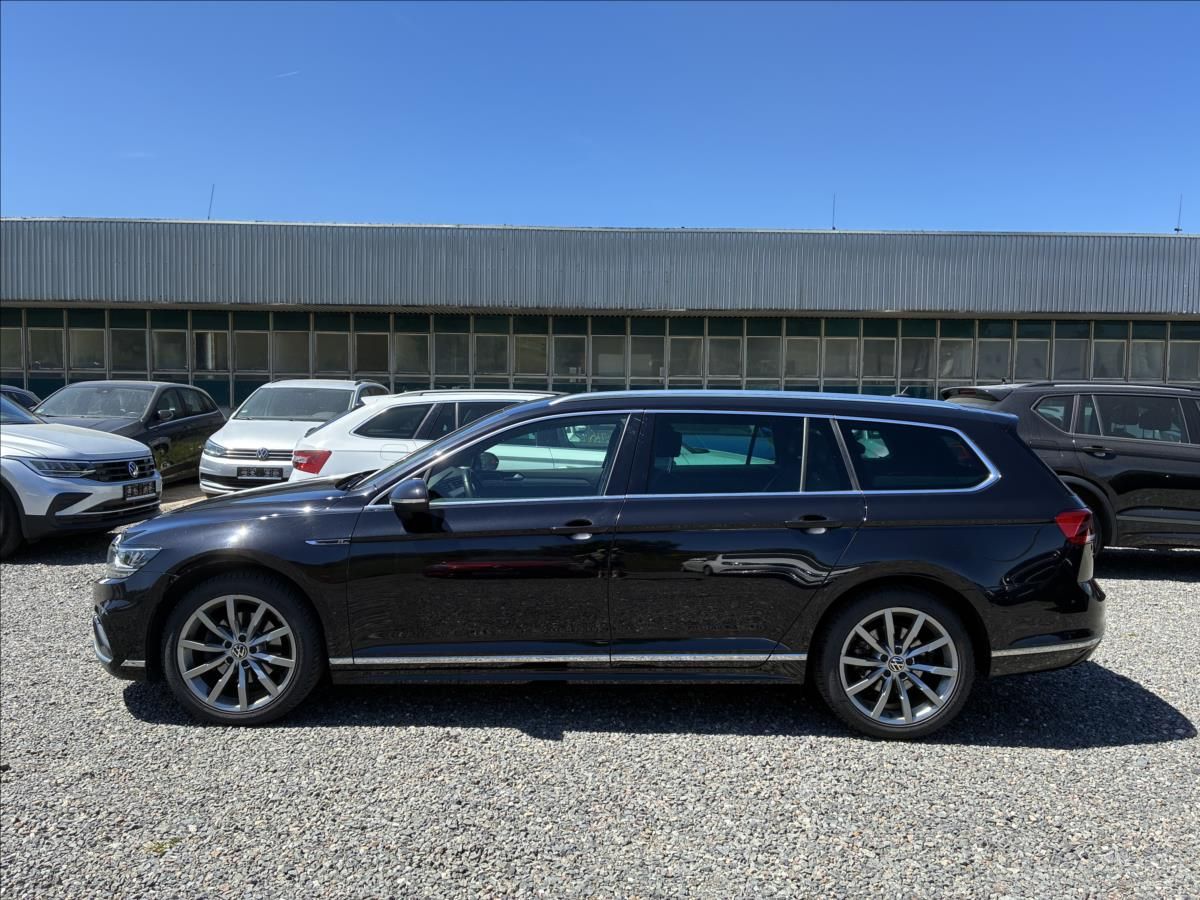 Volkswagen Passat, 2,0 R-LINE,TAŽNÉ,KAMERA