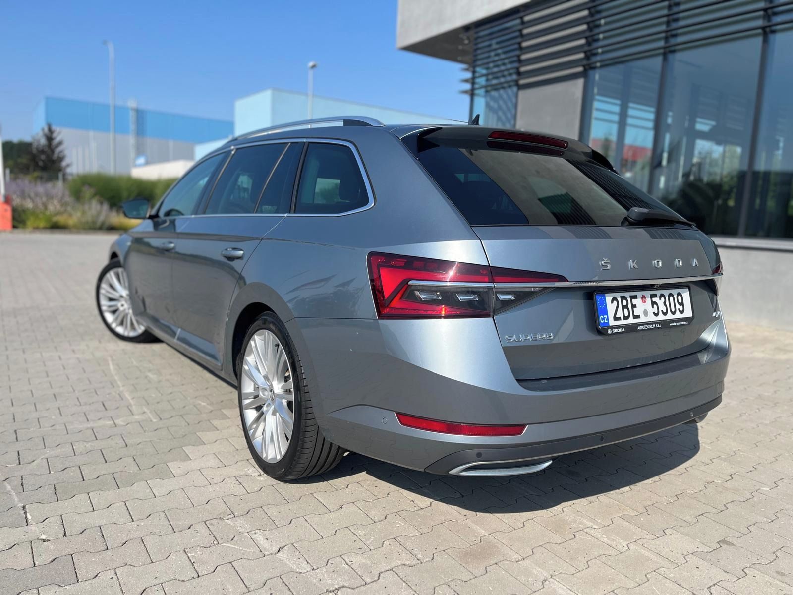 Škoda Superb, 2.0 TDI DSG 4x4 L&K WEBA-TZ-DP - fotka 4