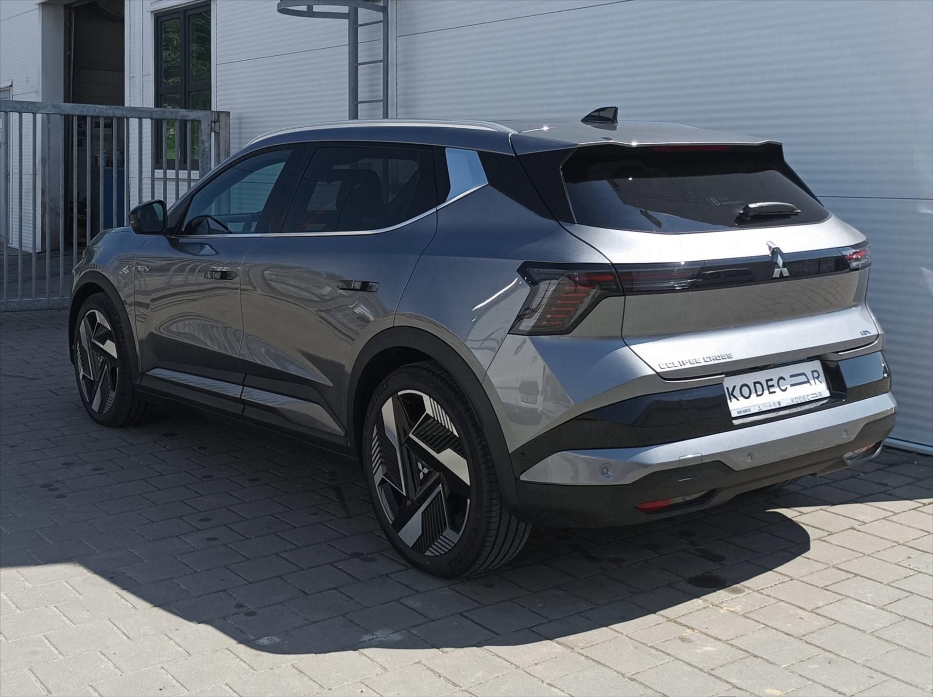 Mitsubishi Eclipse Cross, BEV 87kWh AT 218k  Instyle - fotka 4