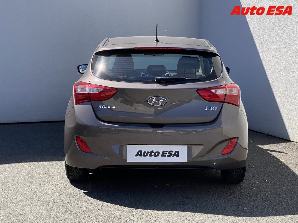 Hyundai i30, 1.4i,ČR - fotka 5