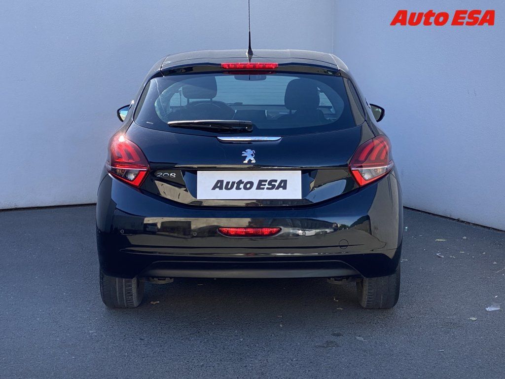 Peugeot 208, 1.2,Allure - fotka 5