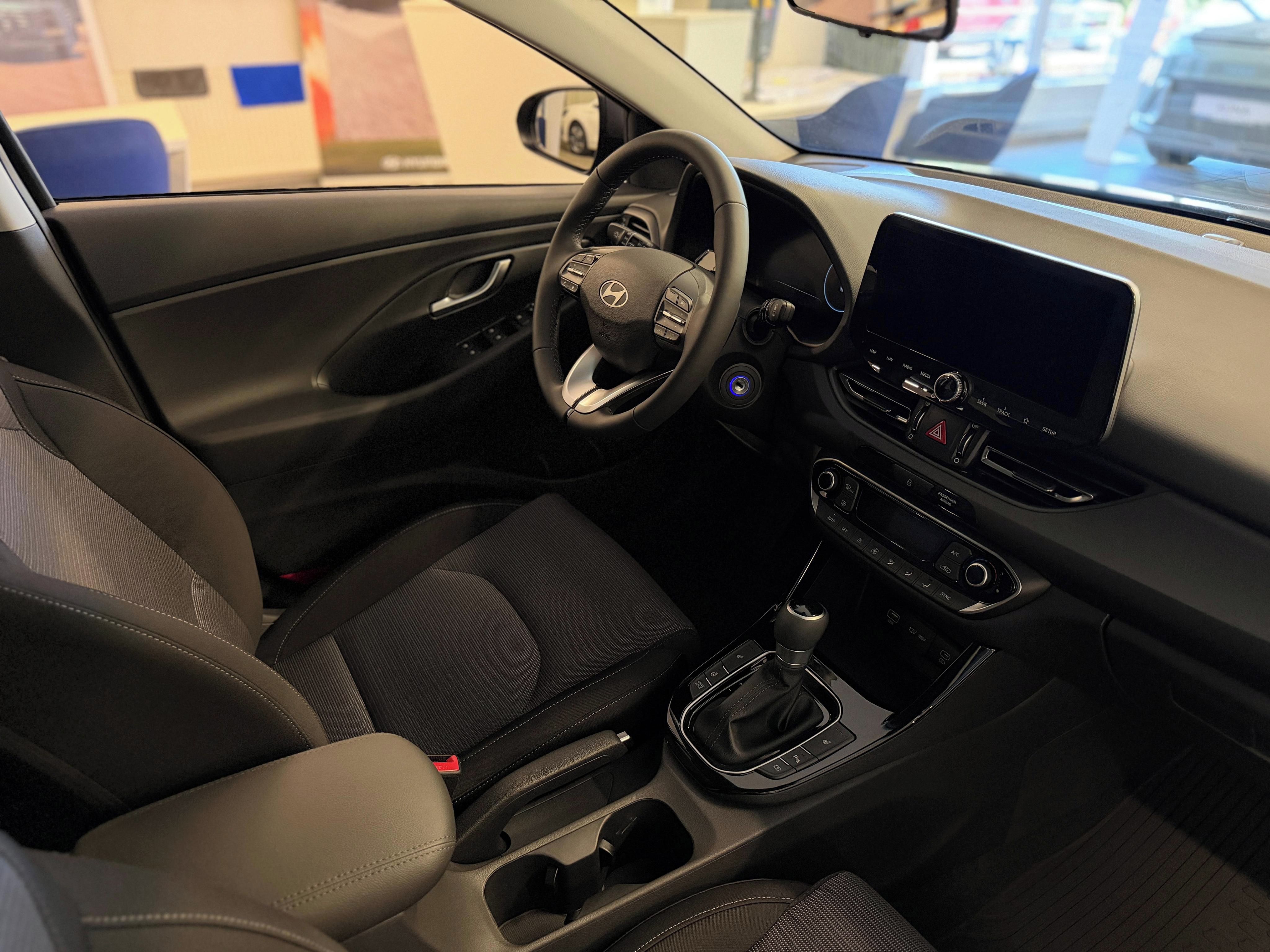 Hyundai i30, 1,6 T-GDI DCT GO CZECH - fotka 4