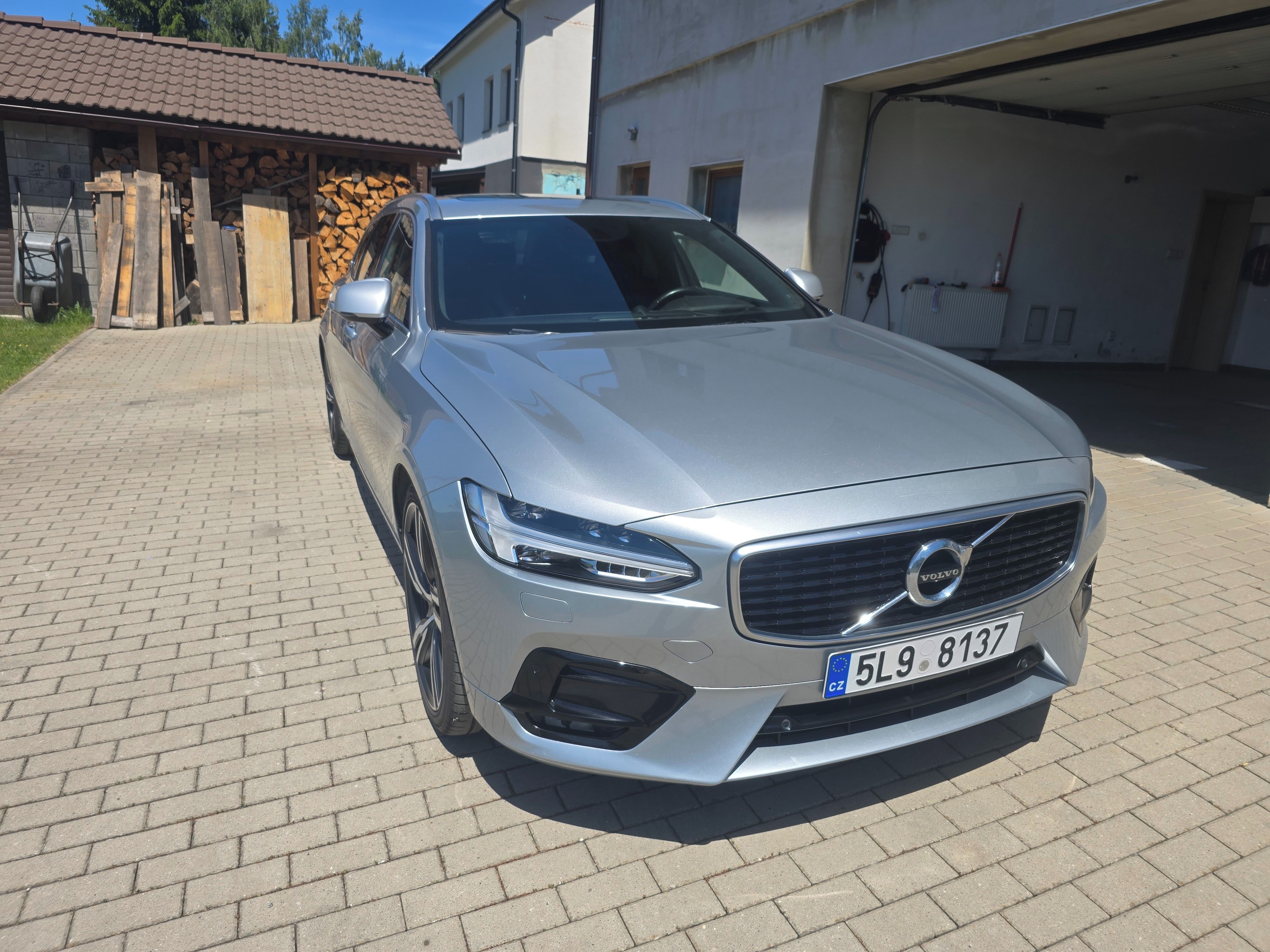 Volvo V90, D5 AWD r-design