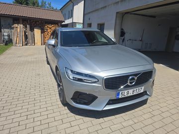 D5 AWD r-design