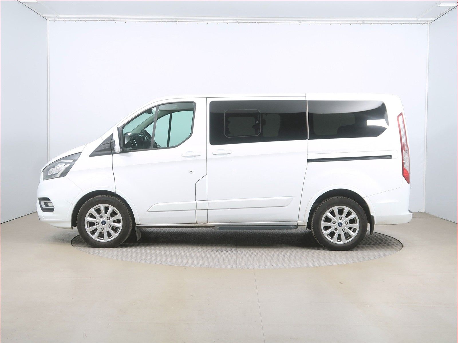 Ford Tourneo Custom, 2.0 EcoBlue, Titanium, Klima - fotka 3