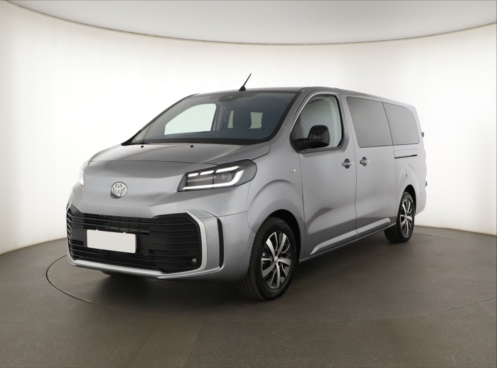 Toyota Proace Verso, 2.0 D-4D, 9 míst, L2 - fotka 2