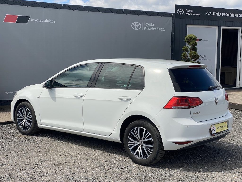 Volkswagen Golf, 1.2TSi, Cup, 2x kola - fotka 4