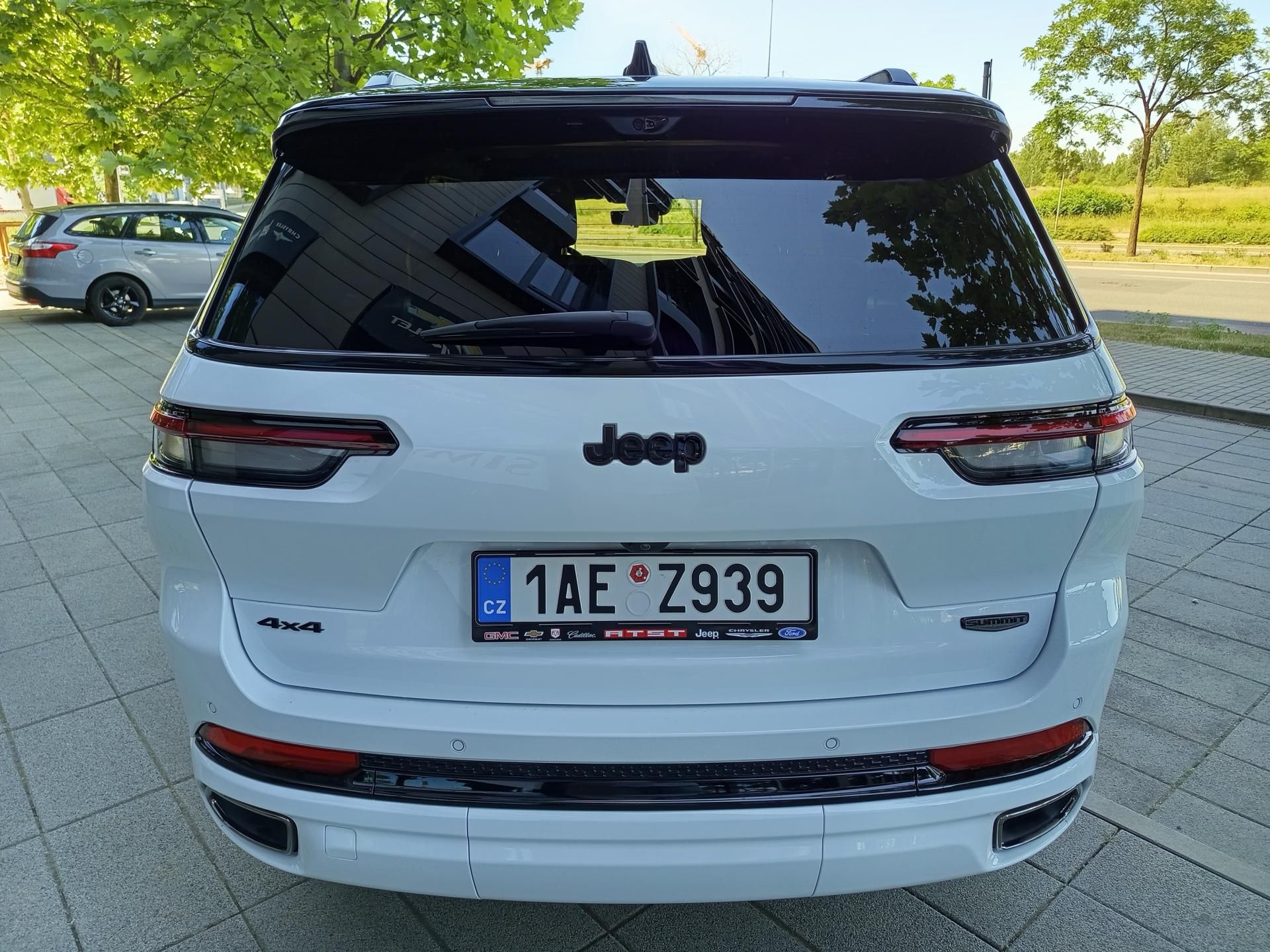 Jeep Grand Cherokee, L Summit Reserve V8 - fotka 4