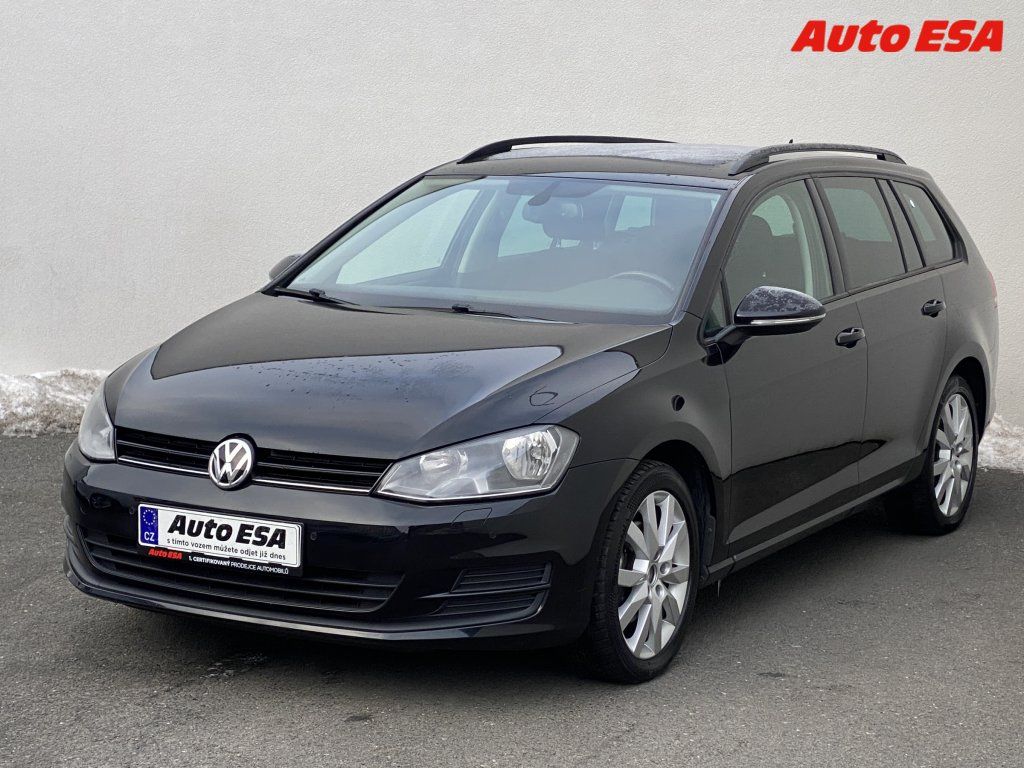 Volkswagen Golf, 1.2 TSi,Trendline,navi - fotka 3