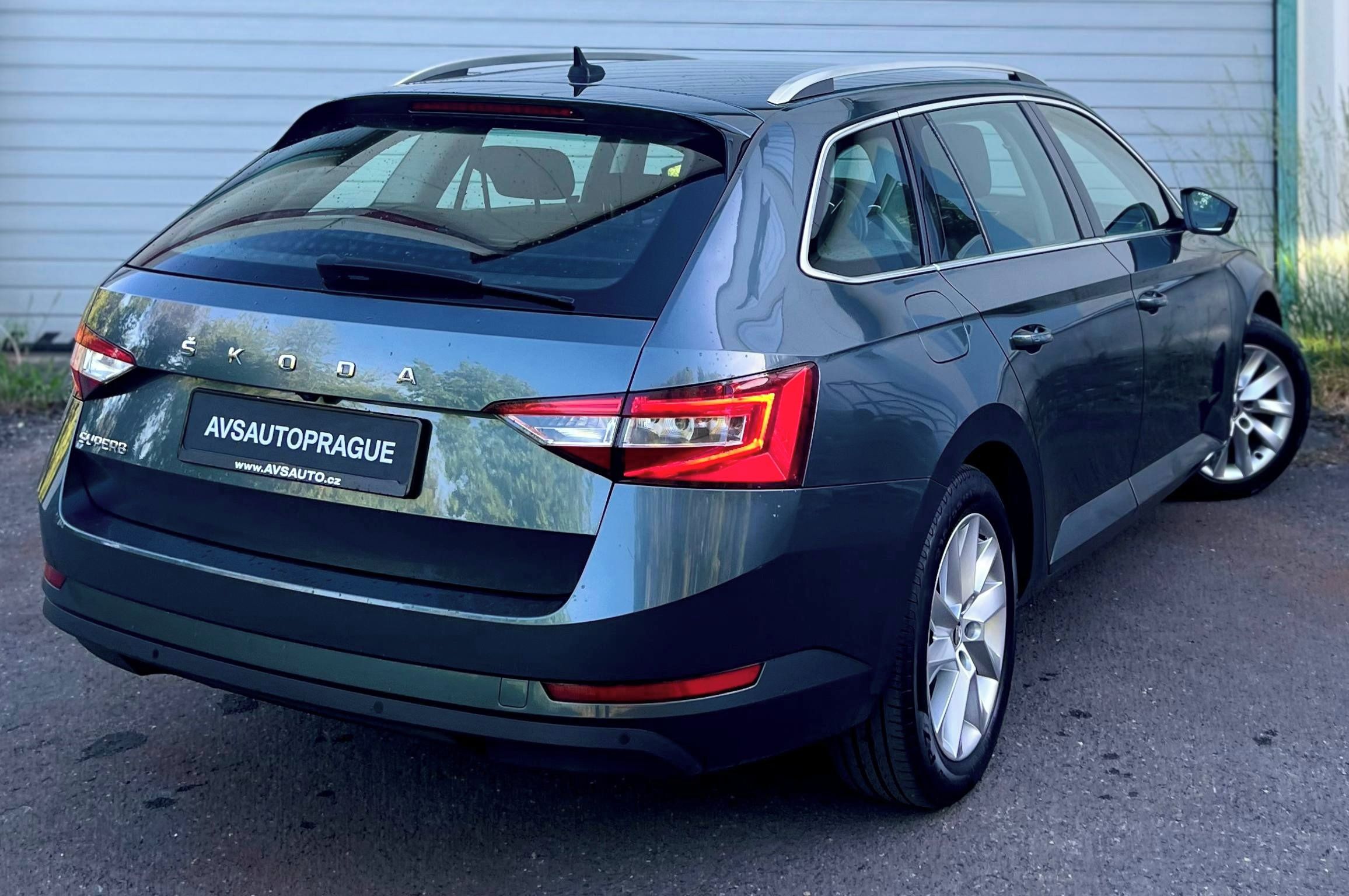 Škoda Superb, KOMBI 2.0 TDI 2020 1 MAJITEL - fotka 4