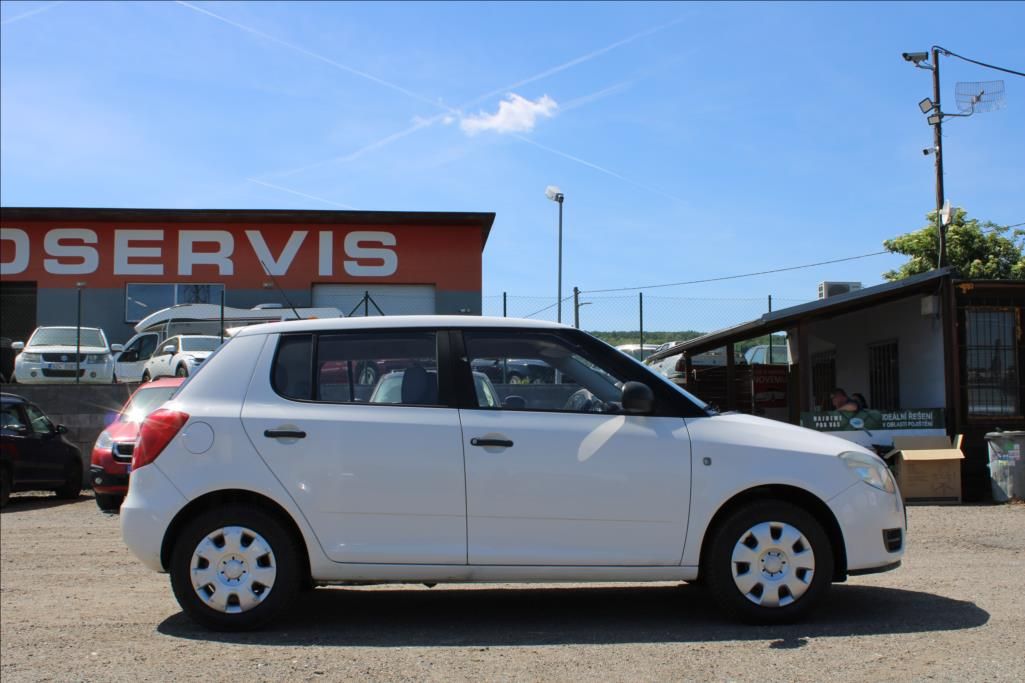 Škoda Fabia, 1,2 i  STK 5/2028, ČR - fotka 4
