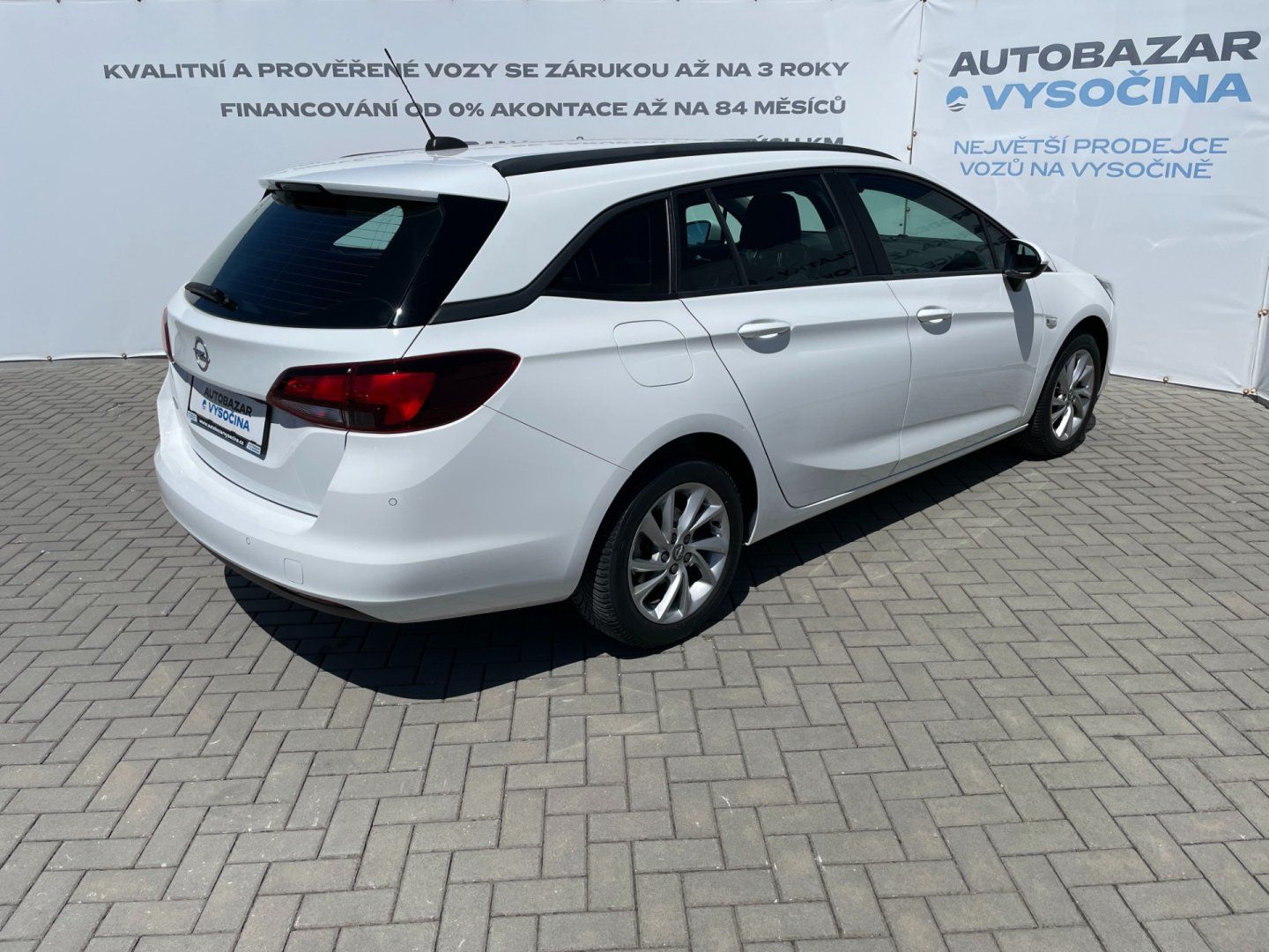 Opel Astra, ST 1.2 turbo 96kW! Navi! - fotka 4