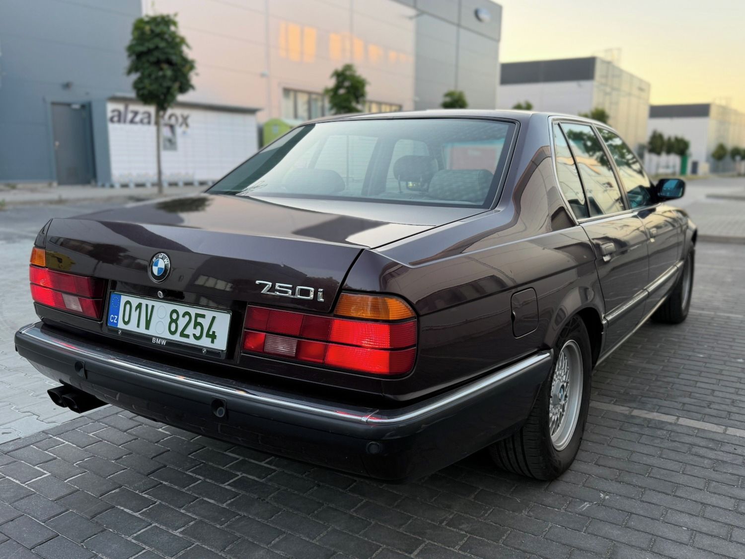 BMW Řada 7, E32 750i V12 - fotka 5