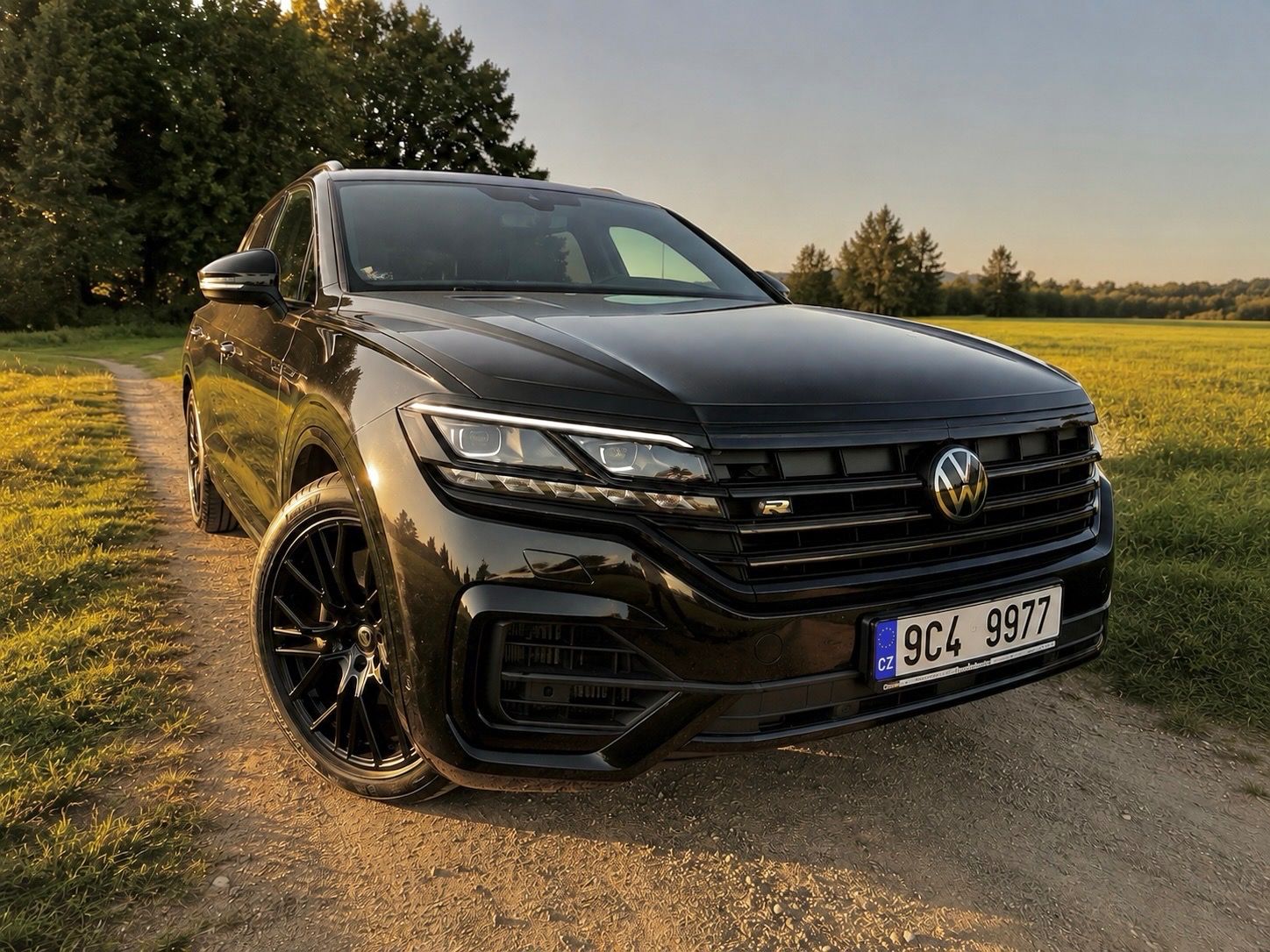 Volkswagen Touareg, 4.0V8,Rline,500k,1050Nm,TOP - fotka 3
