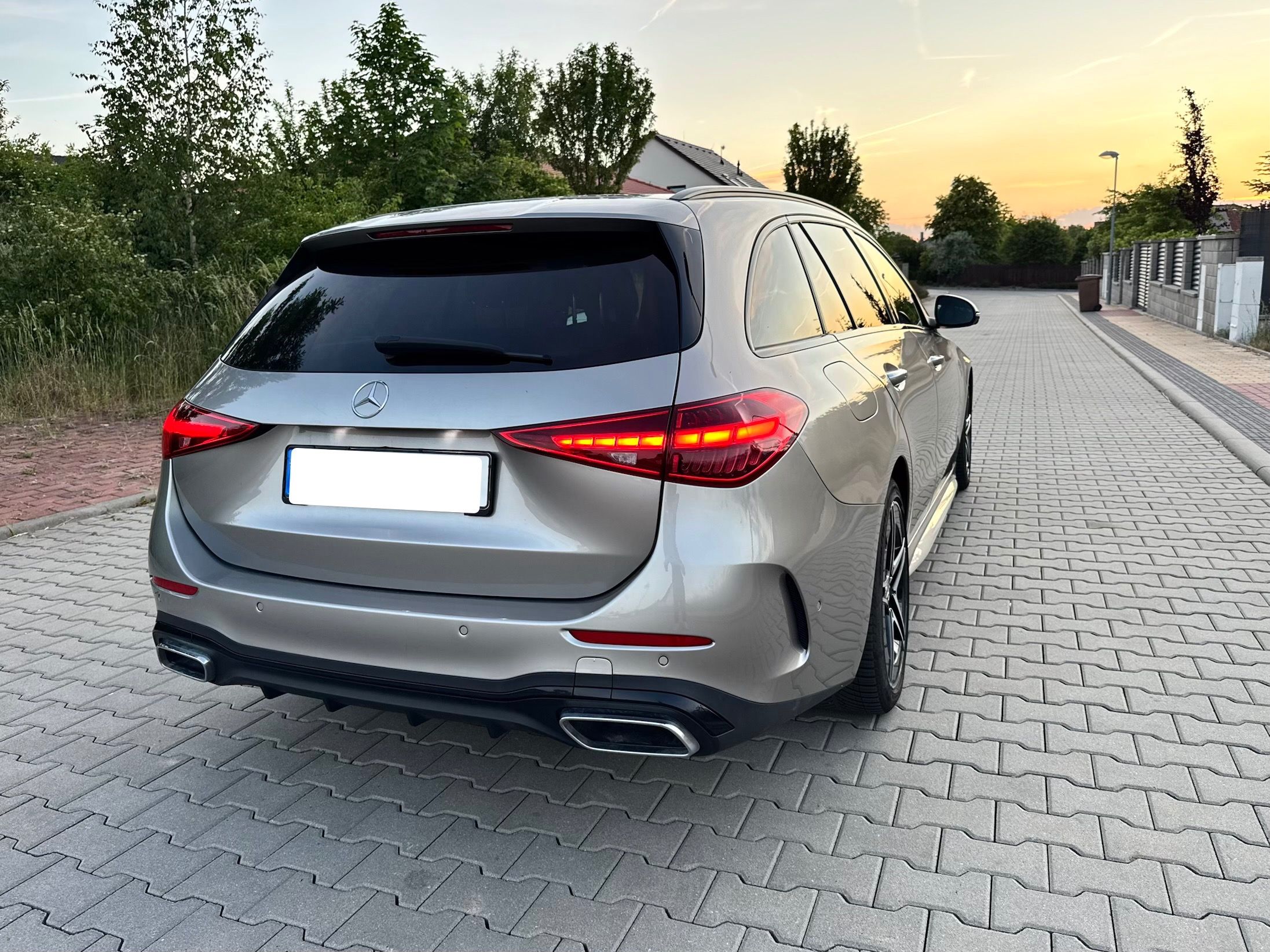 Mercedes-Benz Třídy C, C300D,AMG Line + Night Edition - fotka 4