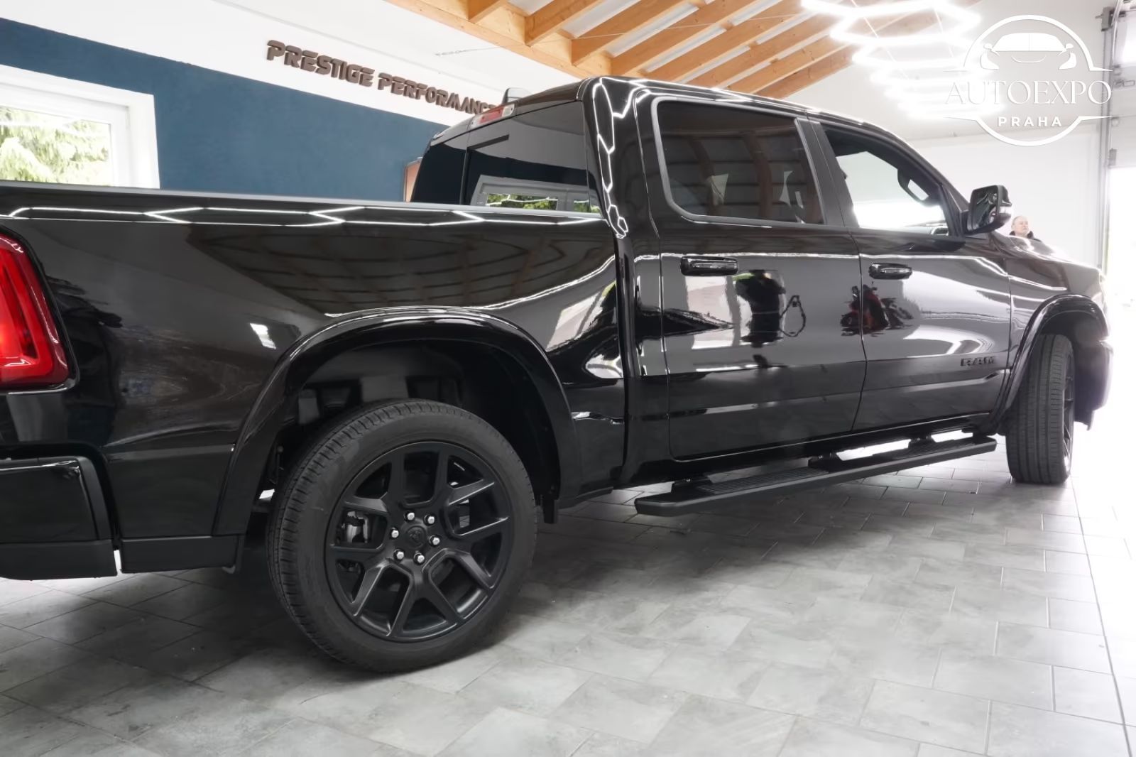 Dodge Ram 1500, Sport 3.0 420 PS Black - fotka 3