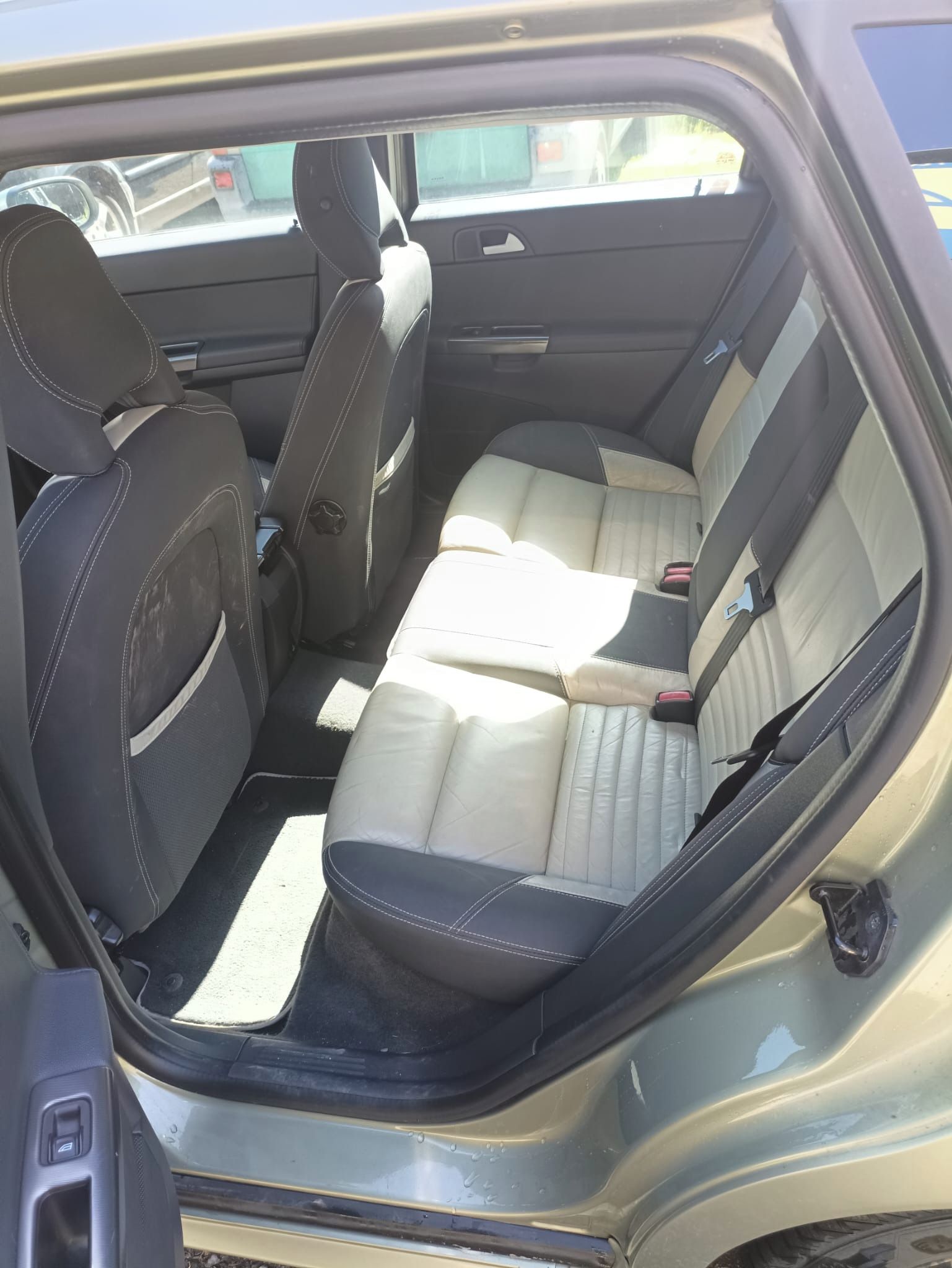Volvo V50, Volvo V50, 2.0D nová stk - fotka 3