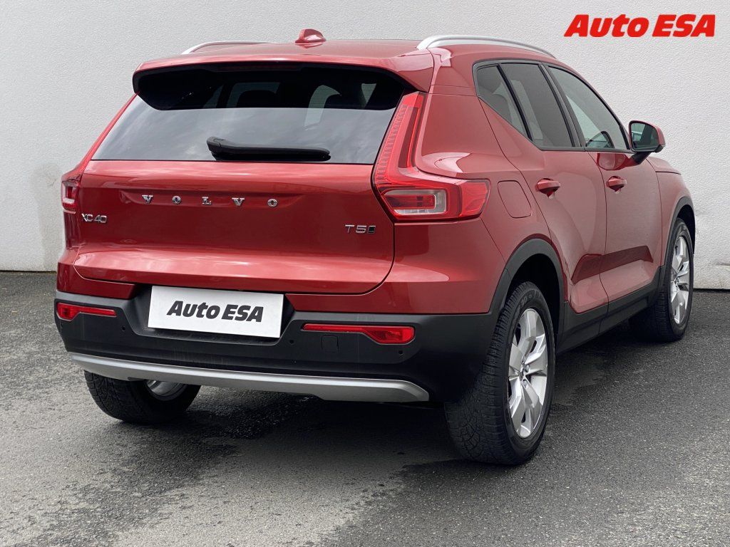 Volvo XC40, 2.0T5 AWD,2.maj,ČR - fotka 4