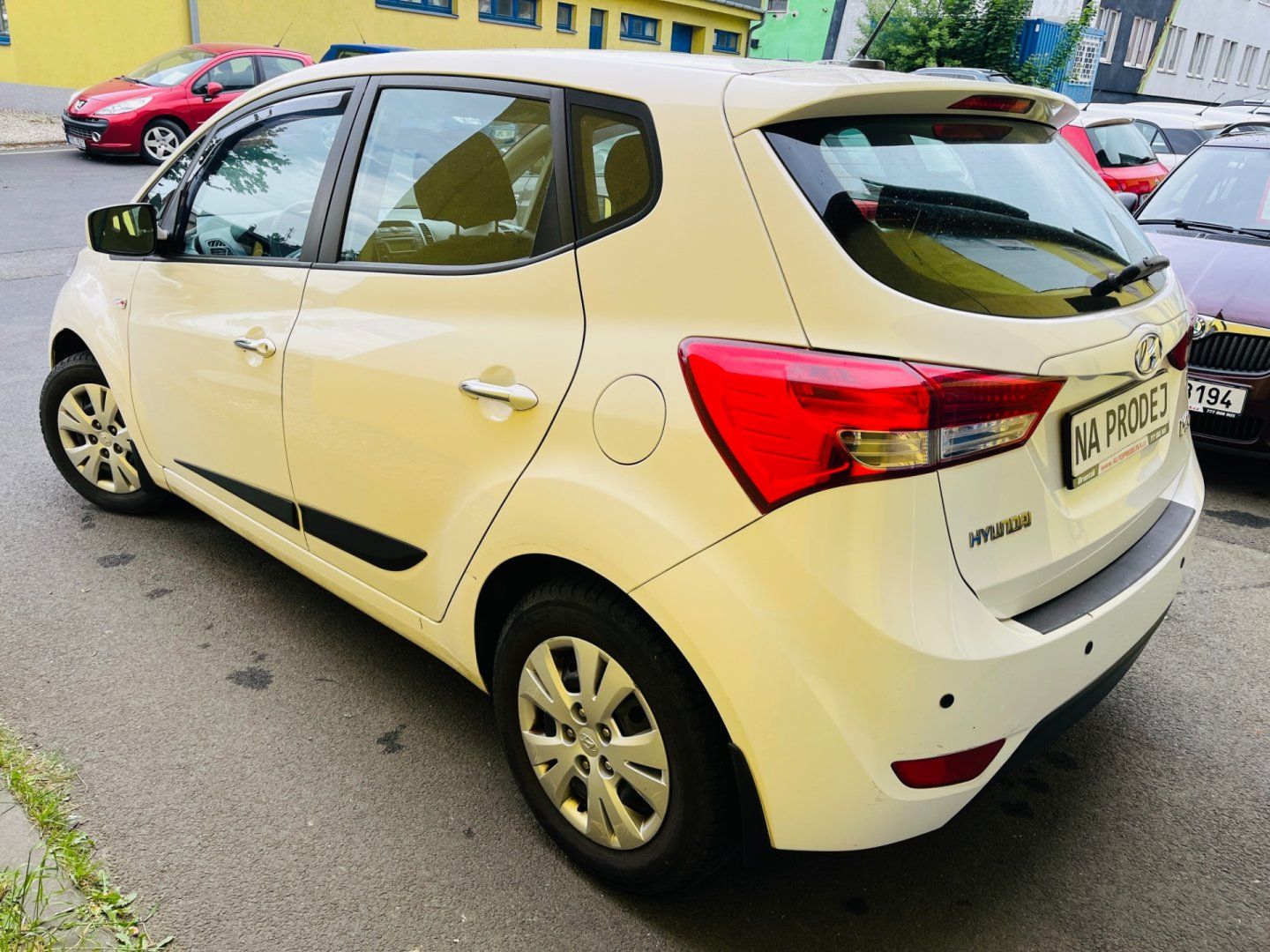 Hyundai ix20, 1.4 i BENZÍN NAJ 69 TIS KM ! - fotka 4
