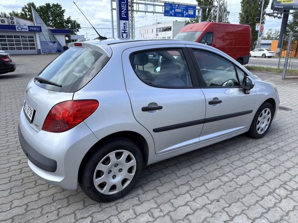 Peugeot 207, 1.4i 54 kW 1. majitel ČR - fotka 5