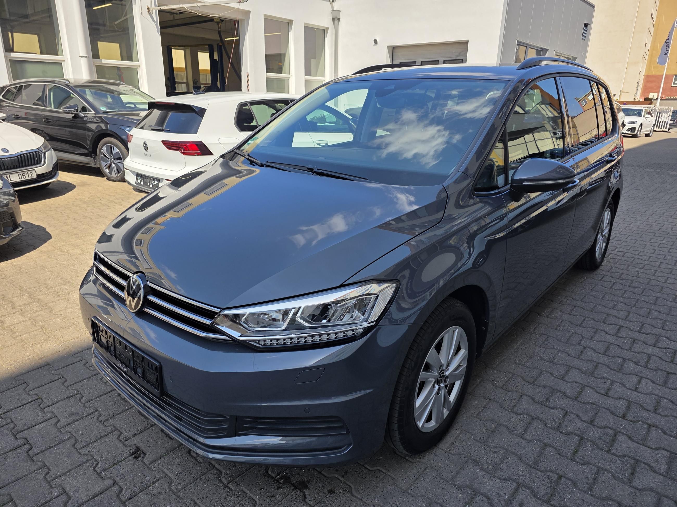 Volkswagen Touran, 2.0 TDI 110kW DSG / ALU 16'' - fotka 2