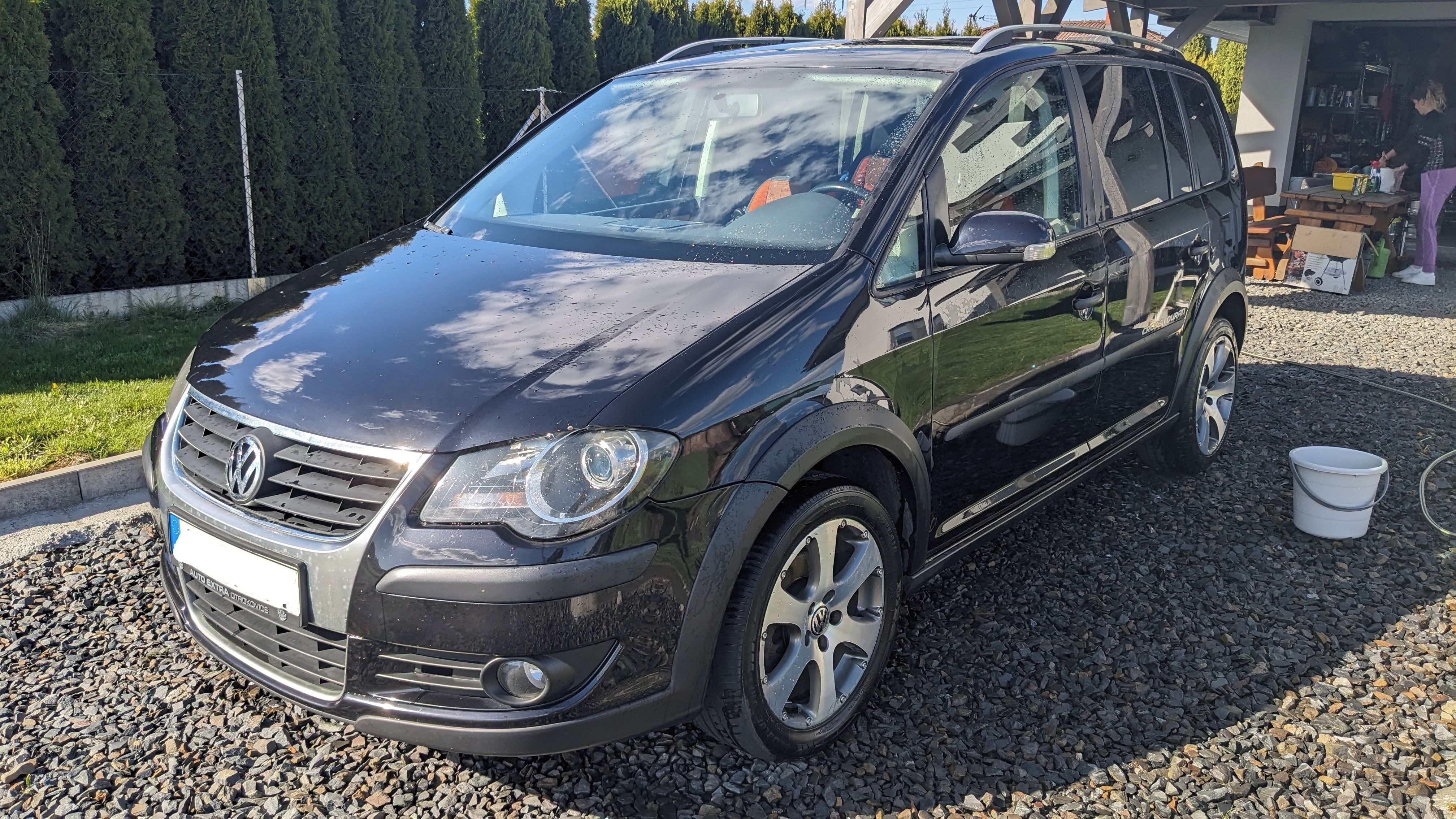 Volkswagen Touran, Cross 2.0 TDi // TAŽNÉ //7MÍST - fotka 2
