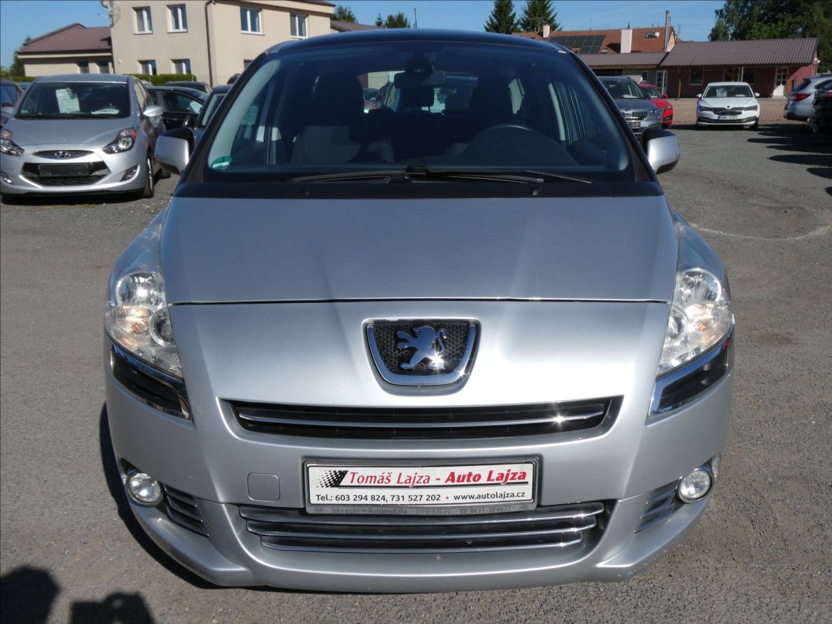 Peugeot 5008, 1,6 16V 115kW Panorama,po serv - fotka 2