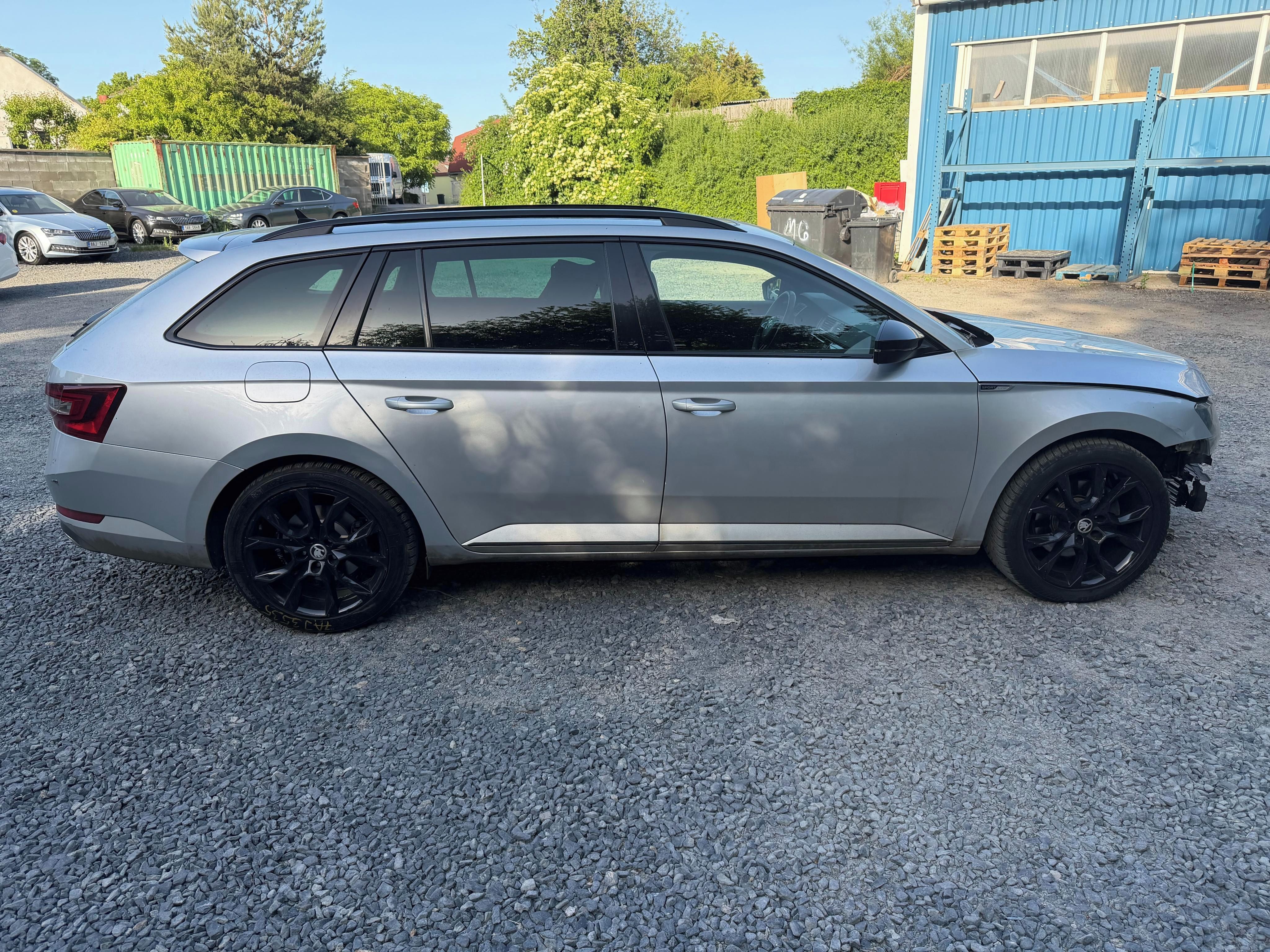 Škoda Superb, 2.0TDi, 110KW, DSG, KOUP. V ČR - fotka 6