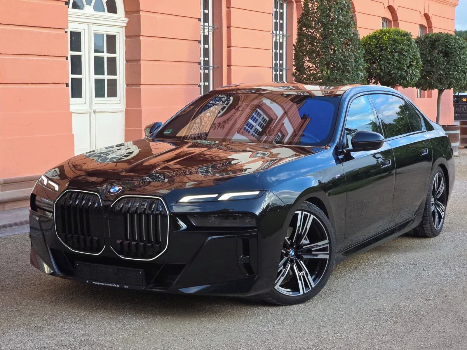 BMW Řada 7, 740 d xDrive M Sport+NEUWERTIG