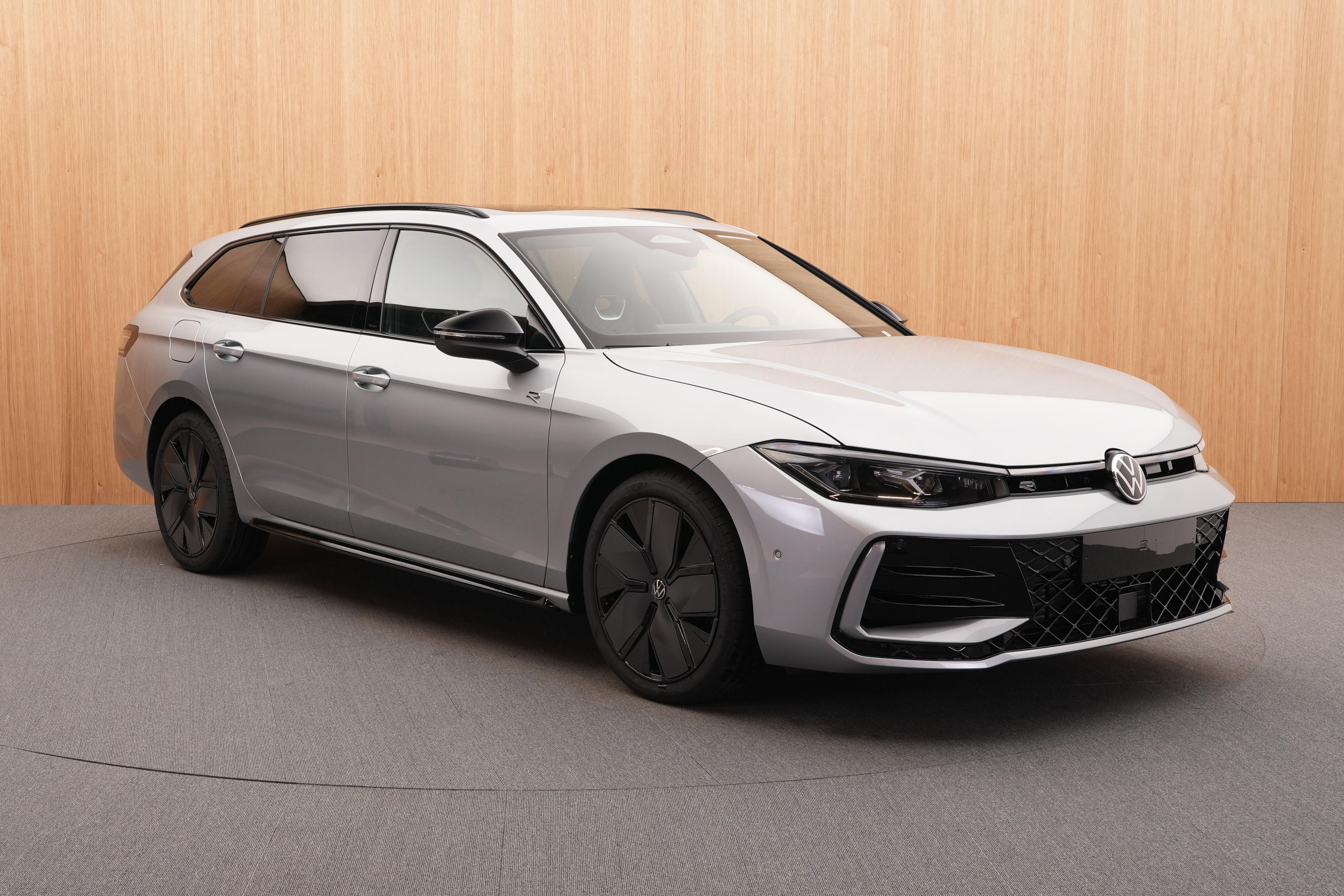 Volkswagen Passat, R-Line People 2.0 TDI 4x4 DSG - fotka 6