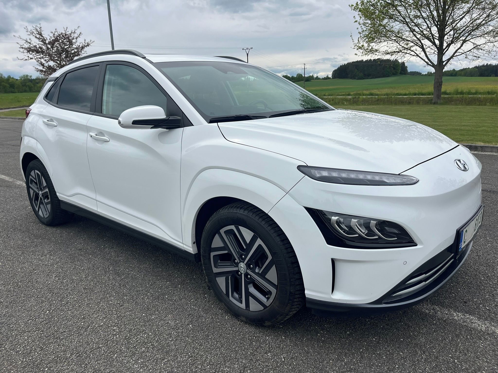 Hyundai Kona, TČ, NOVÁ STK 64 kWh, SOH 100% - fotka 4