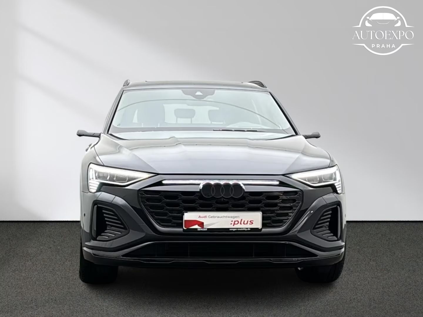 Audi Q8, 55 e-tron S line quattro Pano - fotka 4
