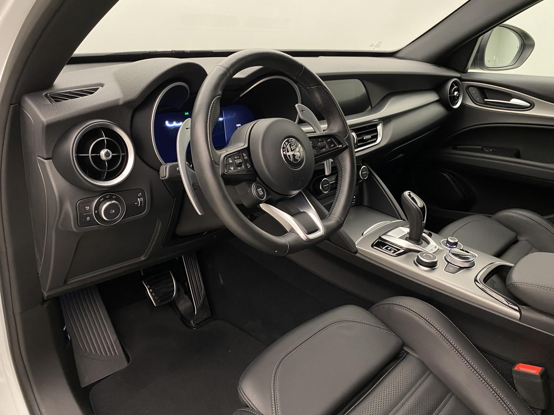 Alfa Romeo Stelvio, VELOCE 2.2JTDm Q4 AUT - fotka 4