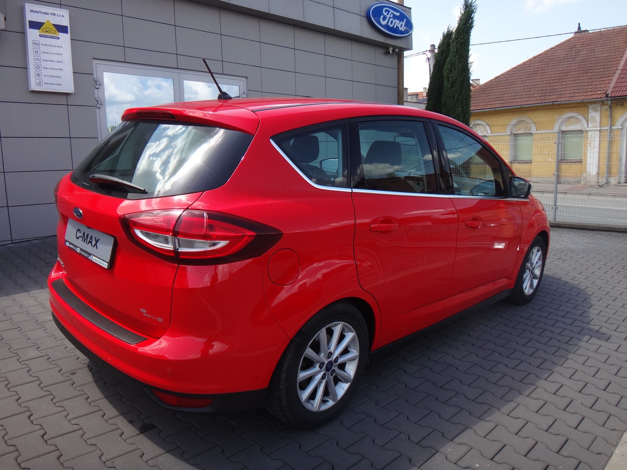 Ford C-MAX, Titanium 1.0EcoBoost 92kW/125k - fotka 5
