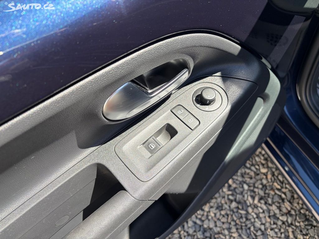 Volkswagen Up!, 1,0 AUTOMAT. AC, ZACHOVALÉ