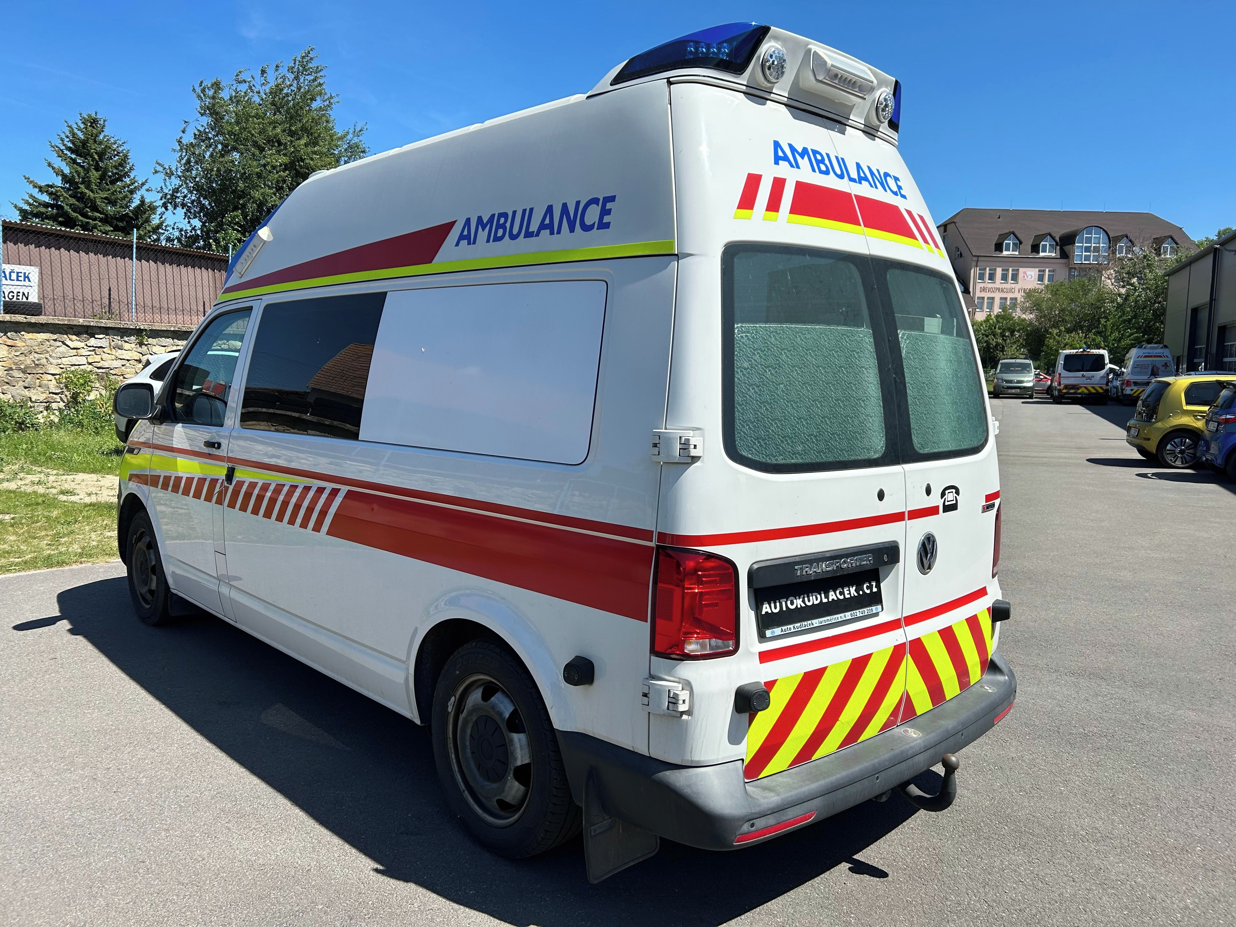Volkswagen Transporter, T6.1 - 2.0 TDI Sanitní vůz 4x4 - fotka 4