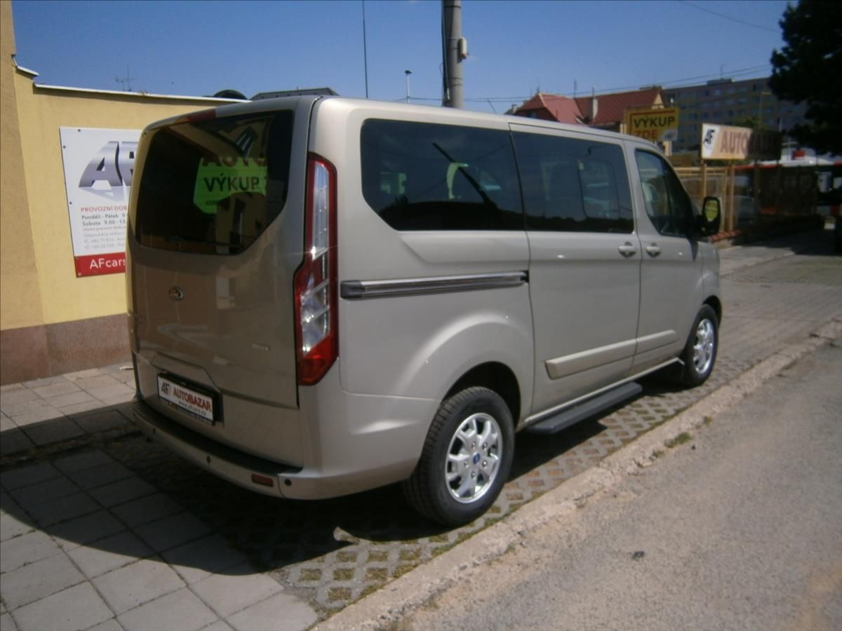 Ford Tourneo Custom, 2,2 TDCI TITANIUM 8 MÍST - fotka 6