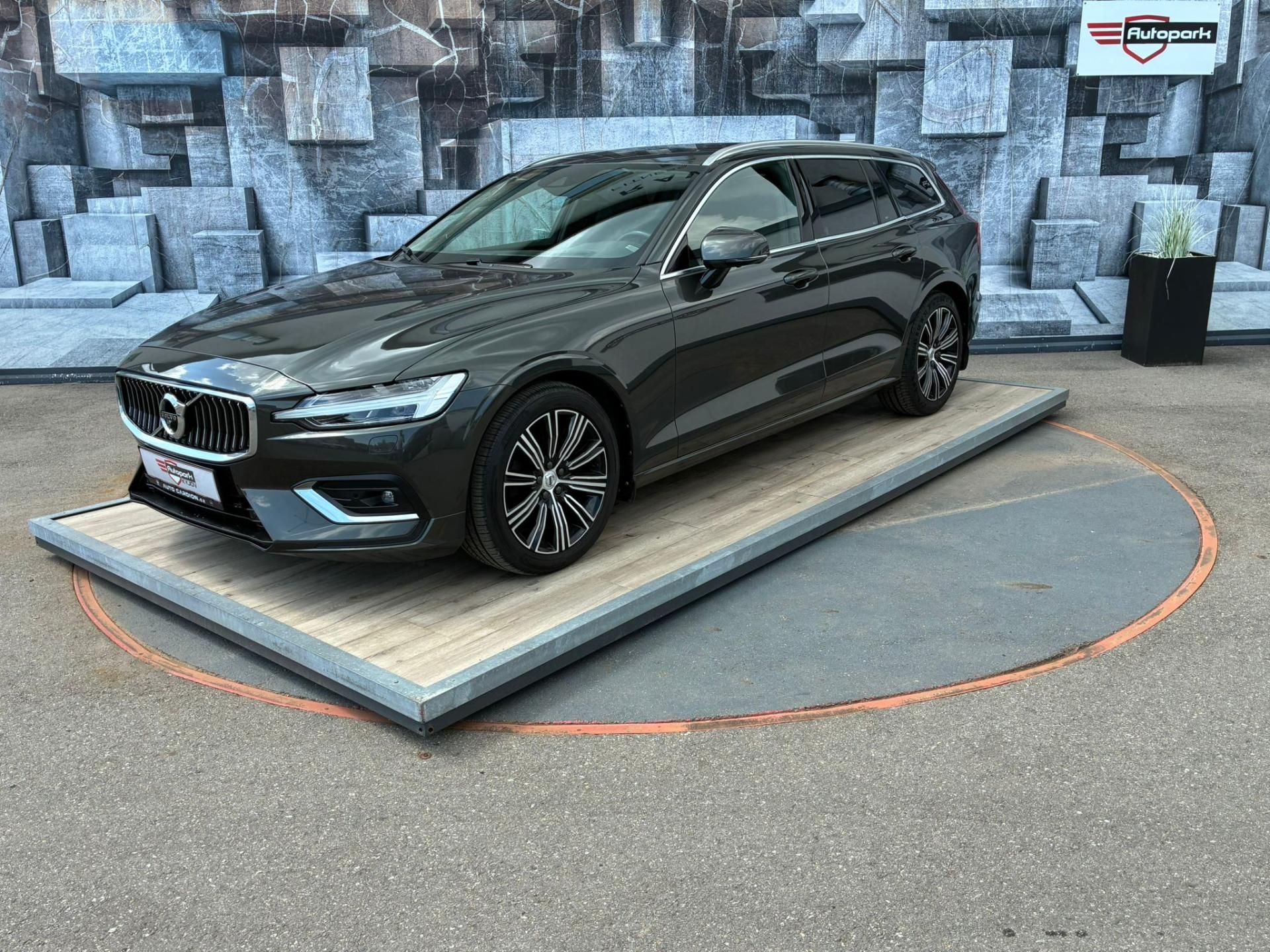 Volvo V60, 2.0D,140KW,BLIS,ACC,MATRIX,DPH - fotka 3
