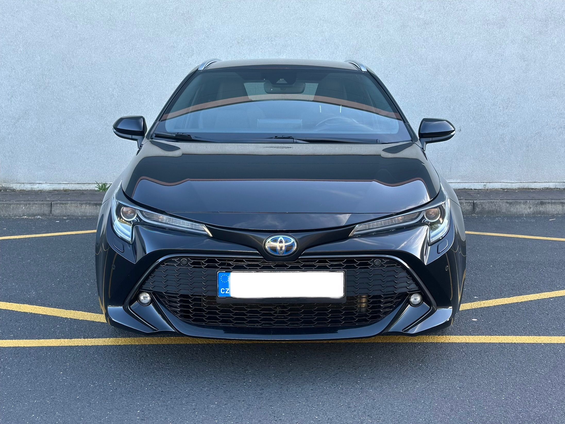 Toyota Corolla, 2,0hybrid,GRpaket,DPH,1.majČr - fotka 2