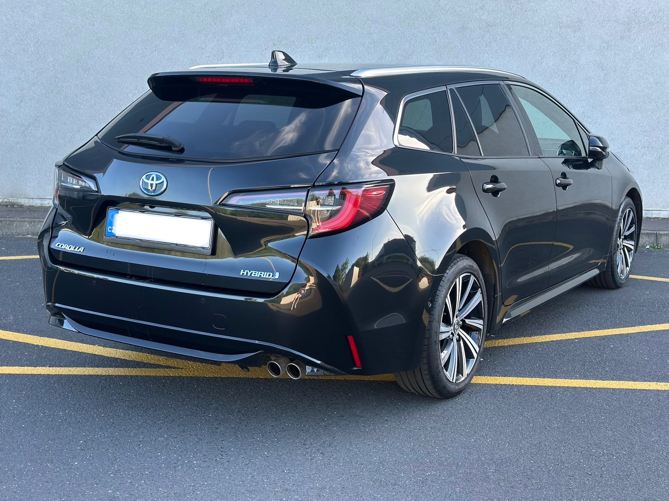Toyota Corolla, 2,0hybrid,GRpaket,DPH,1.majČr - fotka 5
