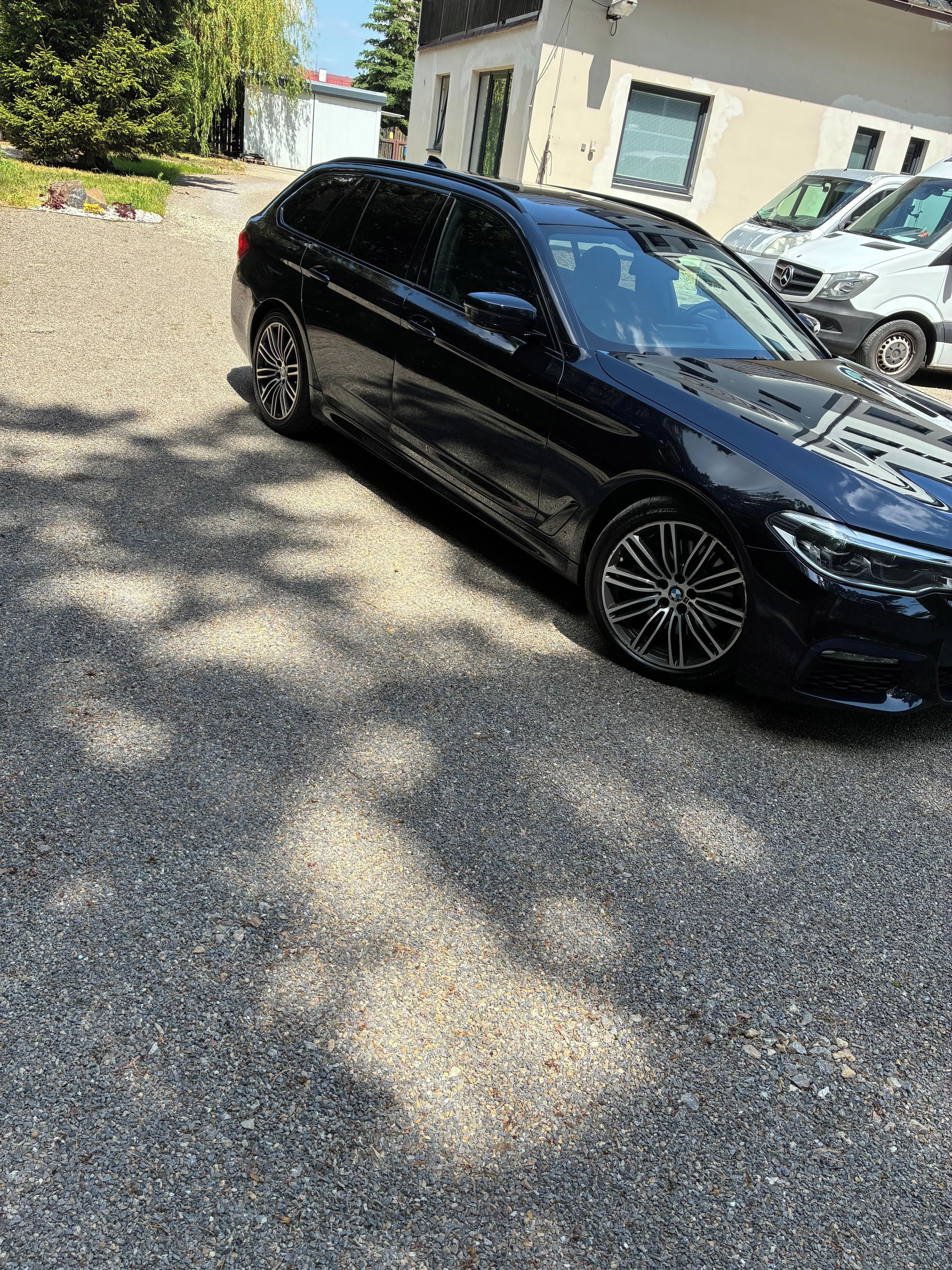 BMW Řada 5, BMW 530D XDRA TOUR G31 M-Paket - fotka 2