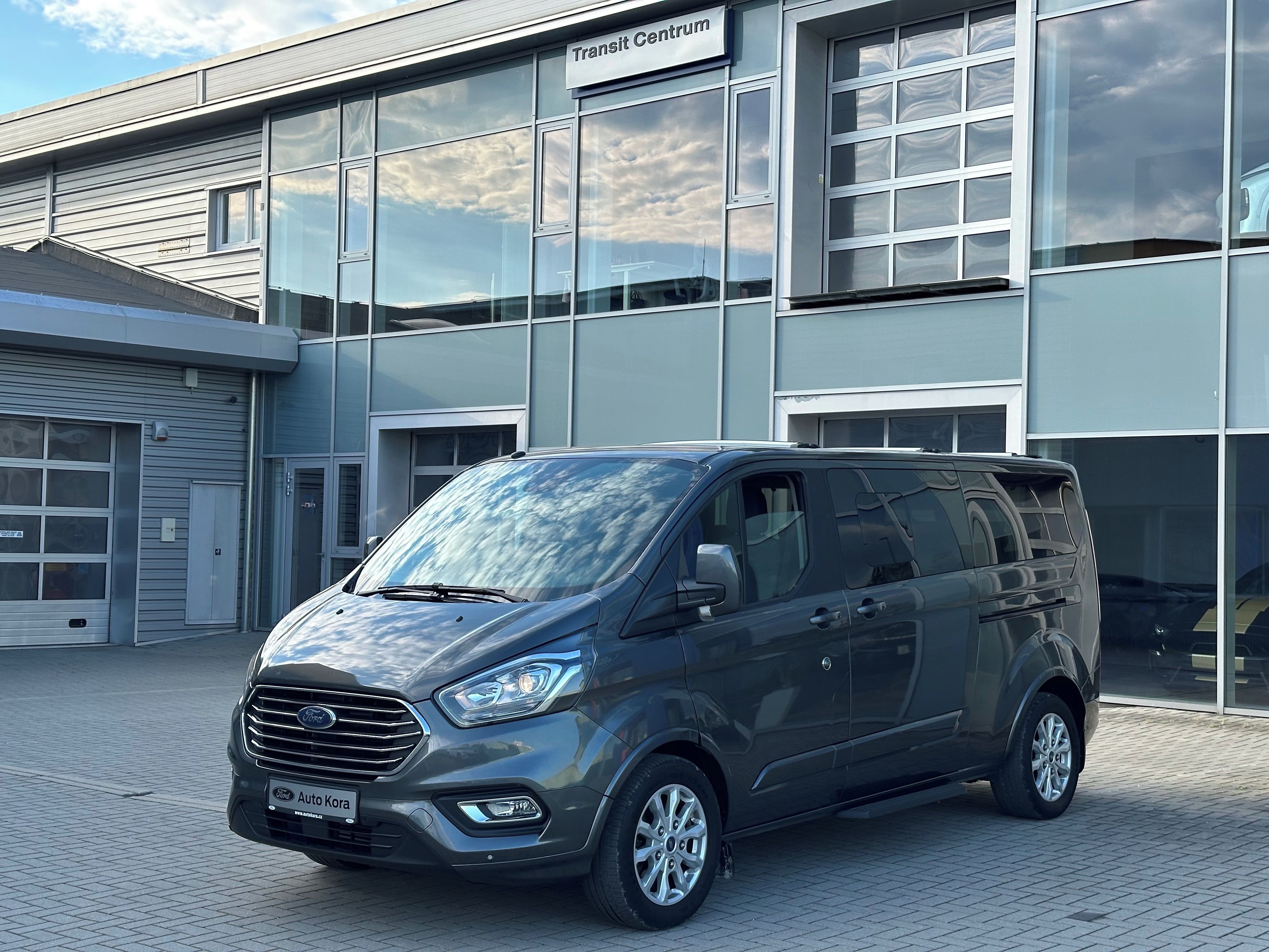 Ford Tourneo Custom, Titanium L2 170k/Man 8míst ČR - fotka 5