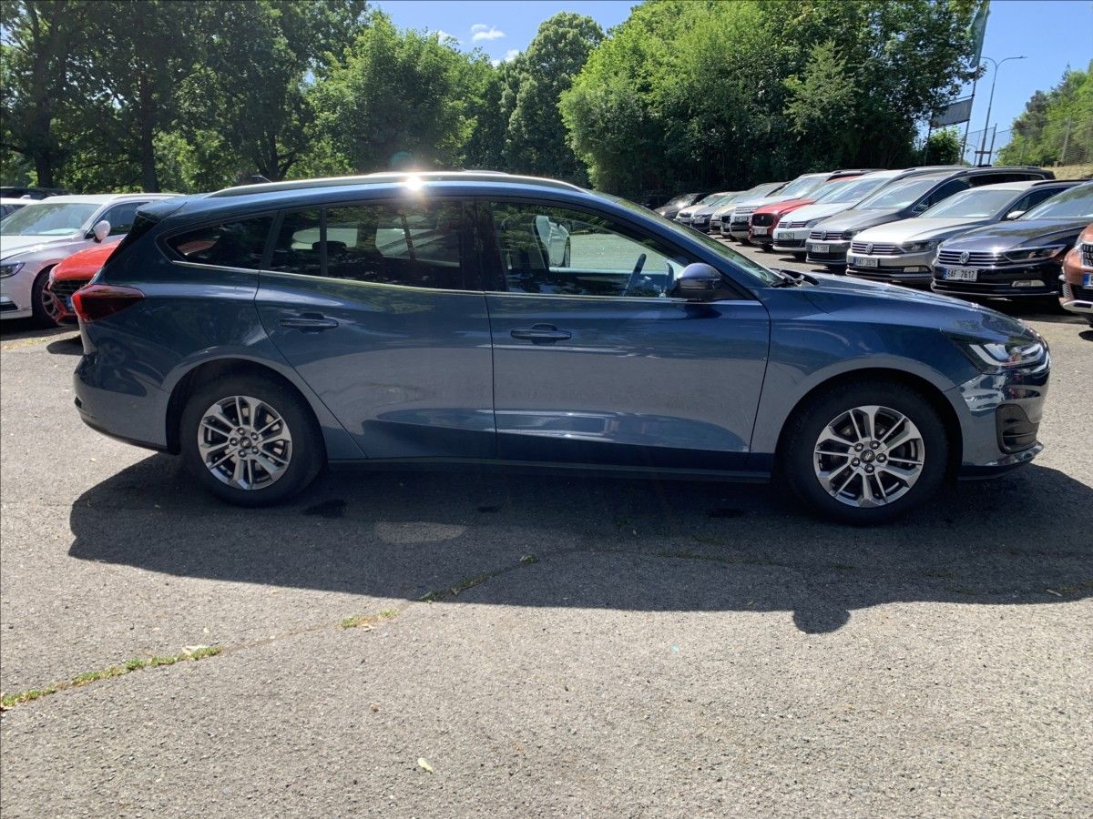 Ford Focus, 1,0 ECO BOOST TITANIUM,1.MAJ,Č - fotka 4